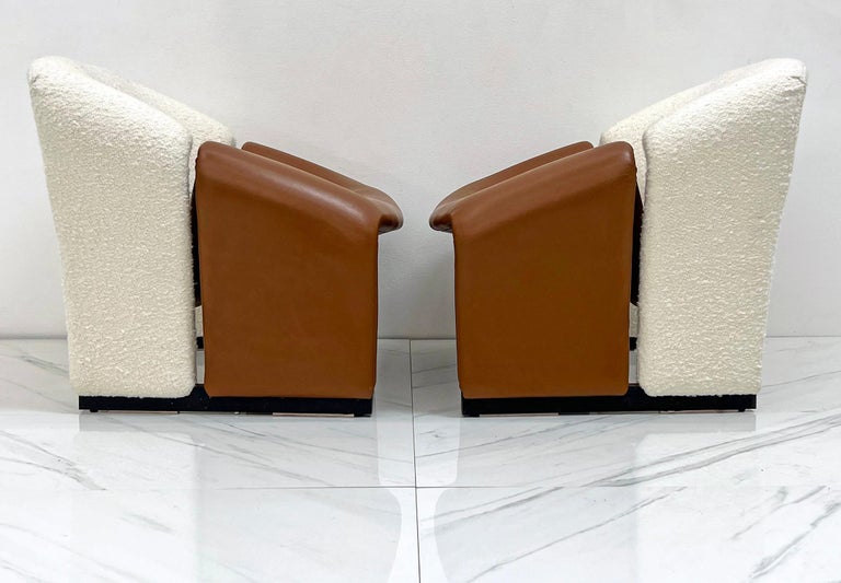 Pierre Paulin Groovy Chairs, Artifort F580, in Ivory Boucle and Leather, a Pair For Sale 5