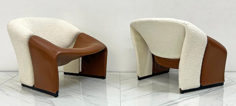 Bouclé Pierre Paulin Groovy Chairs, Artifort F580, in Ivory Boucle and Leather, a Pair For Sale