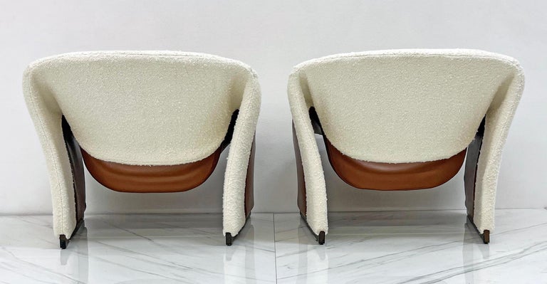 Pierre Paulin Groovy Chairs, Artifort F580, in Ivory Boucle and Leather, a Pair For Sale 3