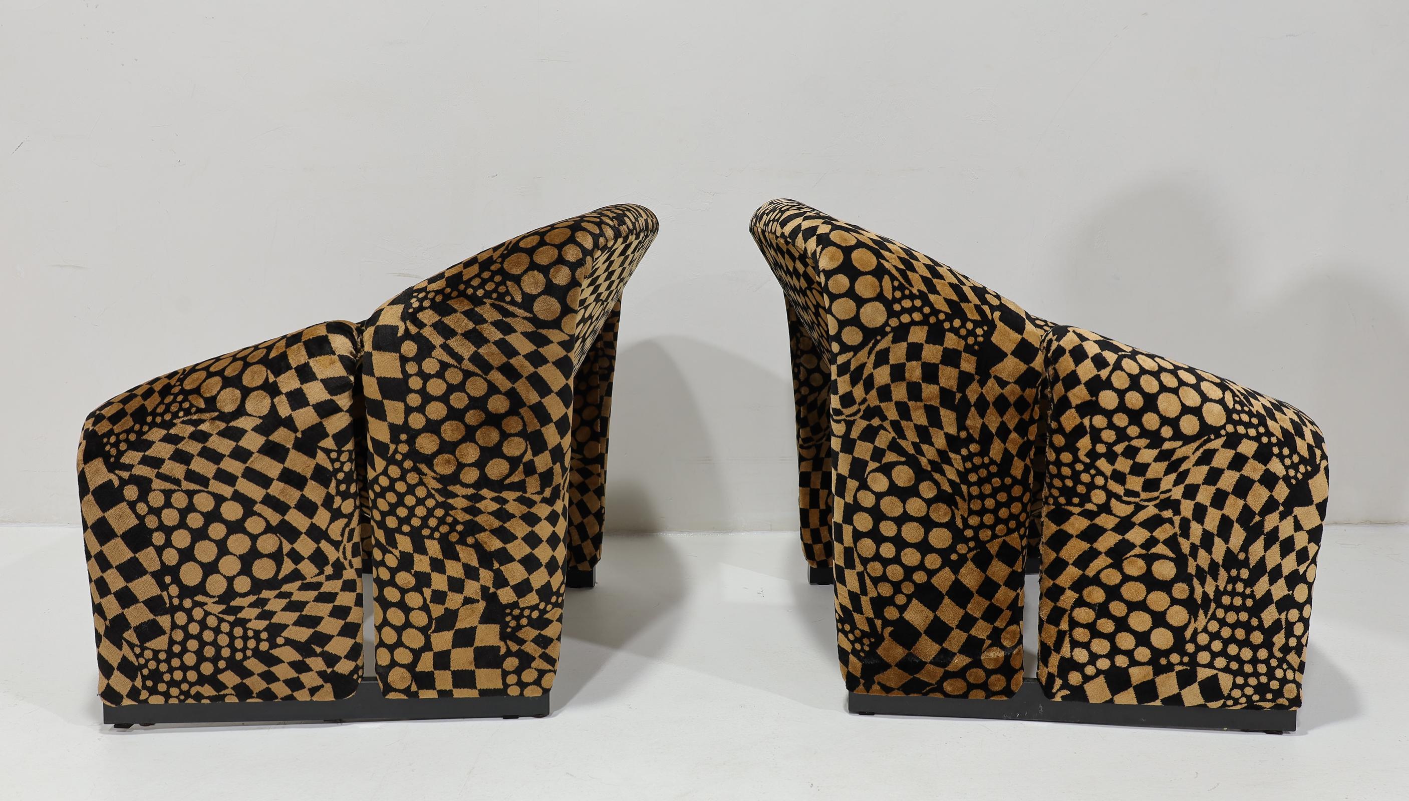 Néerlandais Pierre Paulin Chaises Groovy en velours Jack Lenor Larsen en vente