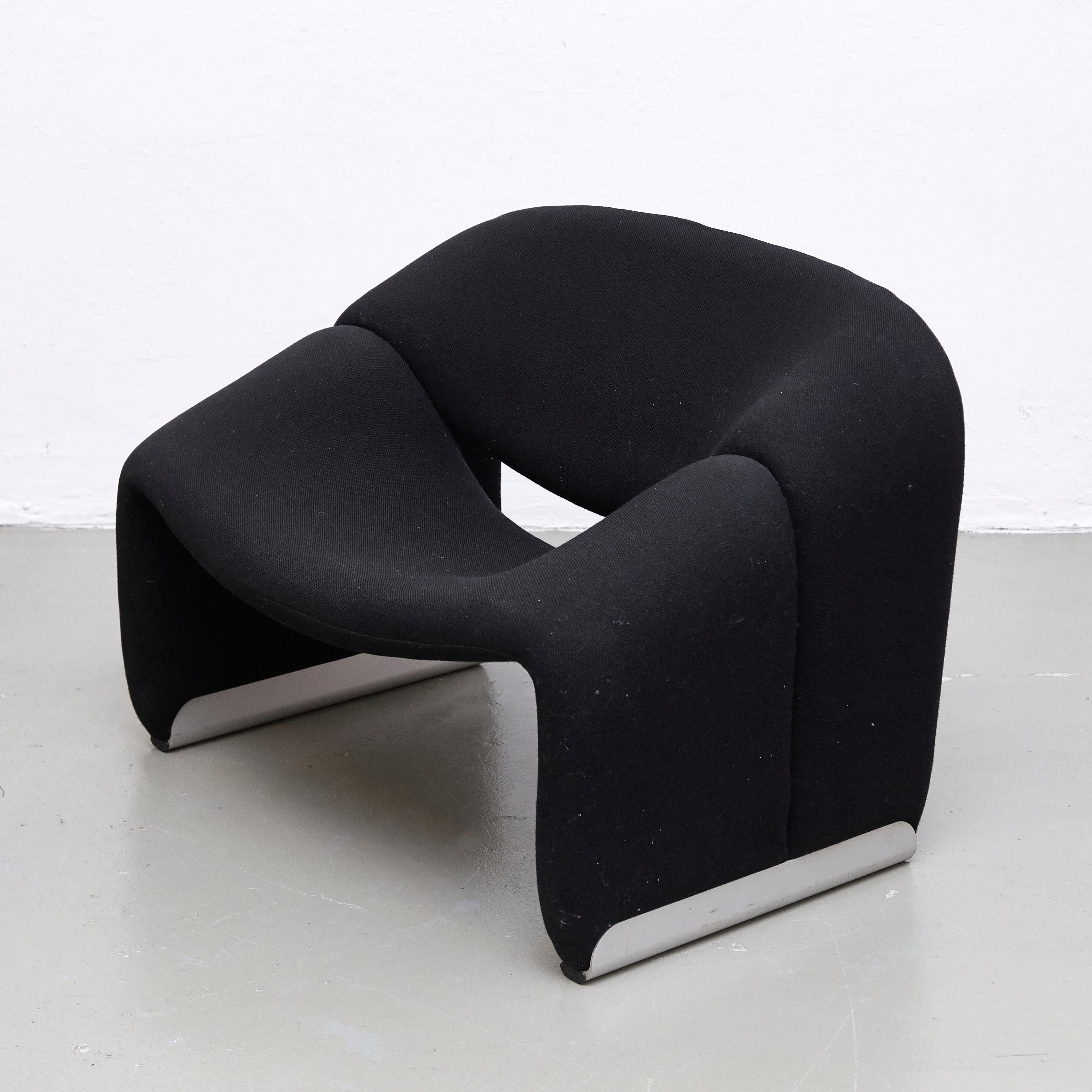 Pierre Paulin, Mid Century Modern, Black Upholstered Groovy Lounge Chair, 1970 In Good Condition In Barcelona, Barcelona