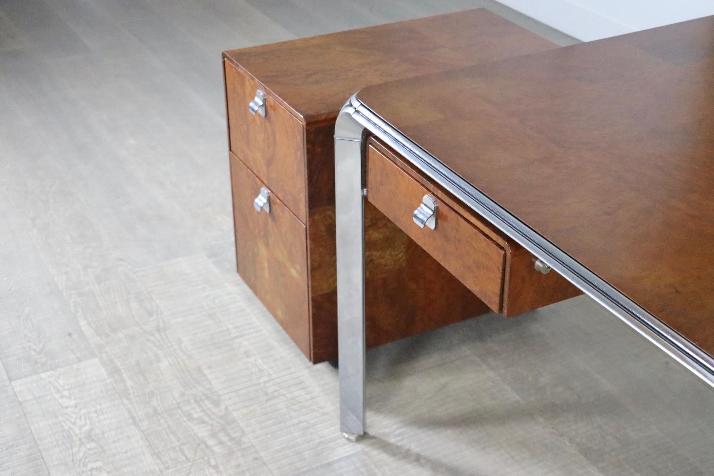 Pierre Paulin Model 250 Directors Desk with Cabinets for Dassas, France, ca 1975 In Good Condition In ABCOUDE, UT