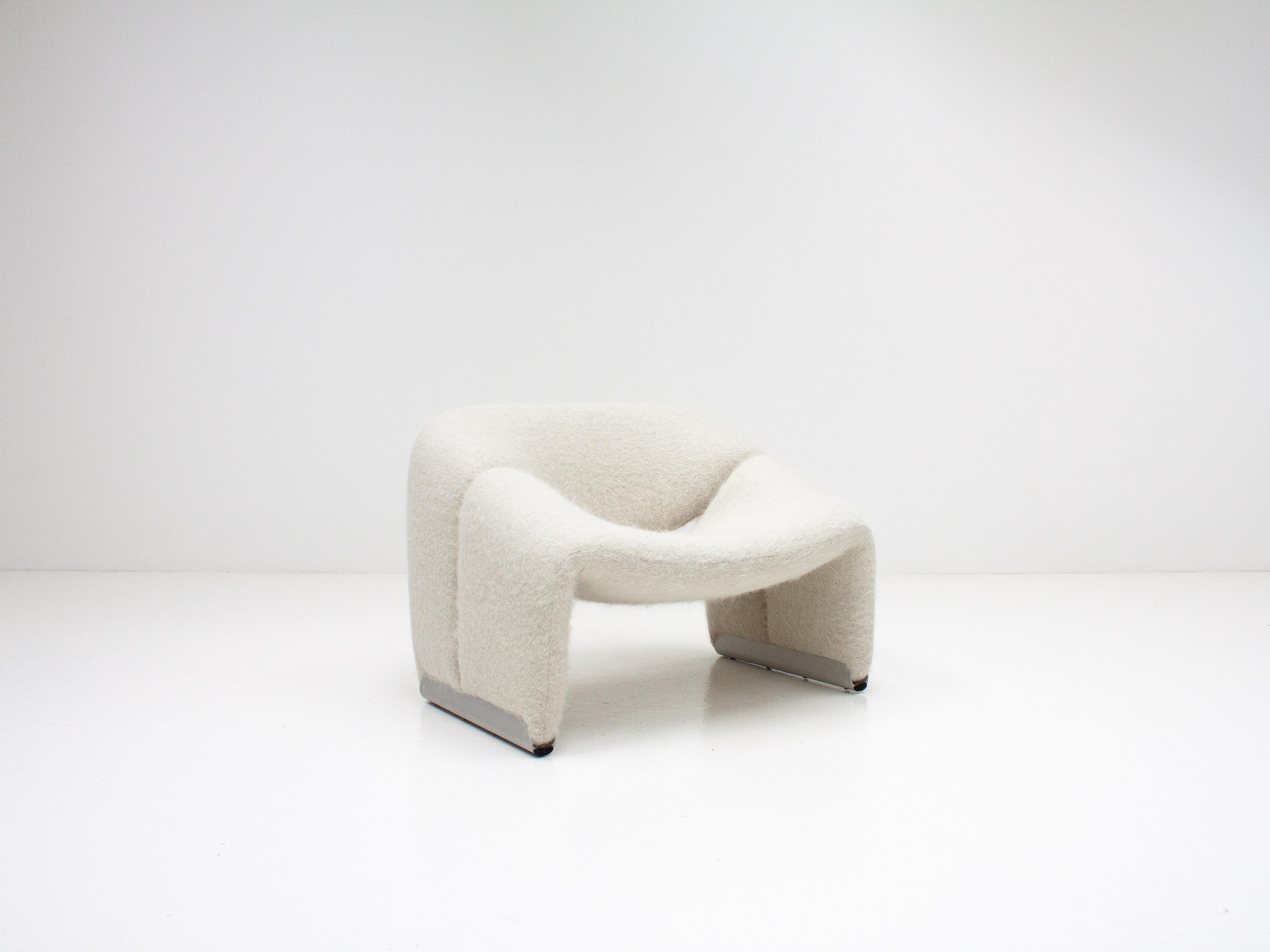 Pierre Paulin Model F598 Groovy Lounge Chair in Pierre Frey, Artifort, 1970s 1