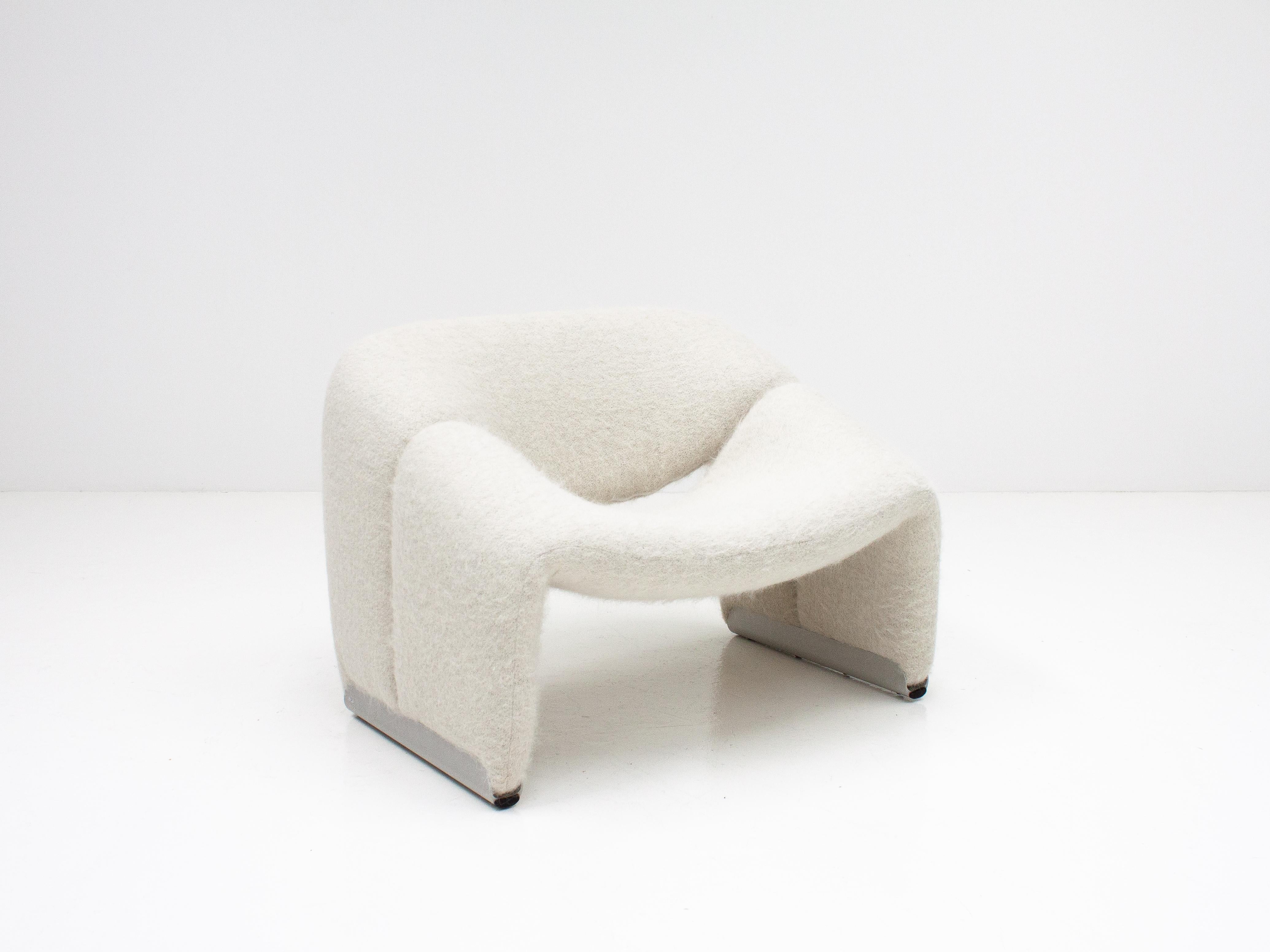 Pierre Paulin Model F598 Groovy Lounge Chair in Pierre Frey, Artifort, 1970s 2