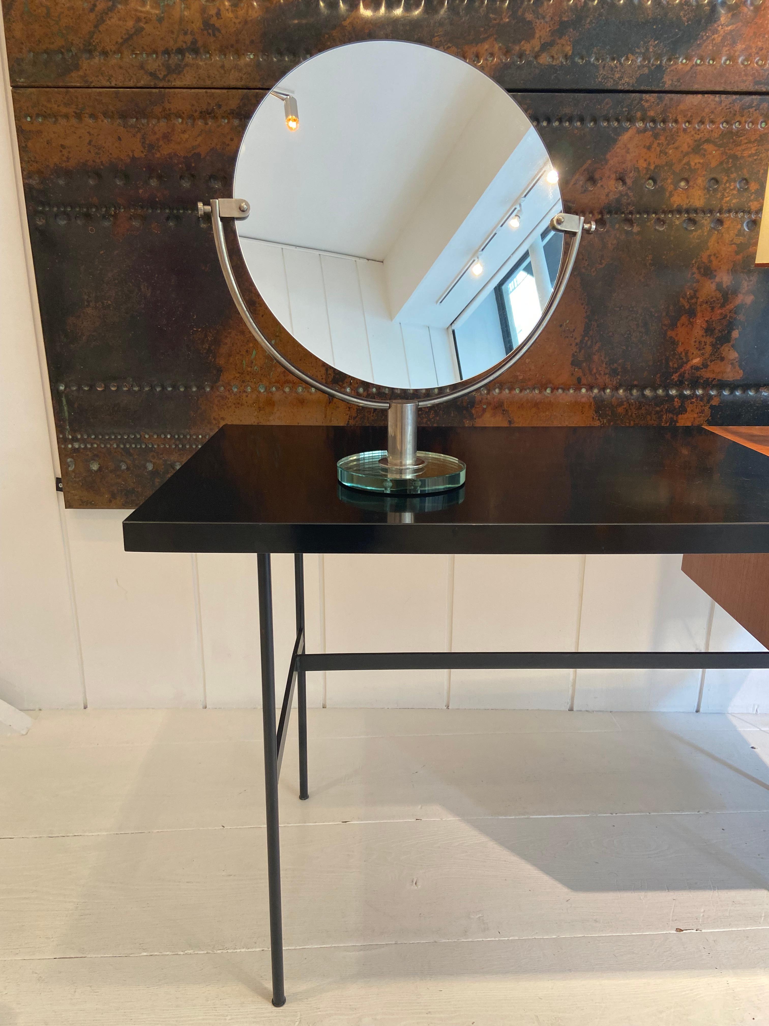 Pierre Paulin Modernist Desk, Model CM141, ca. 1953 In Good Condition For Sale In Saint-Ouen, FR