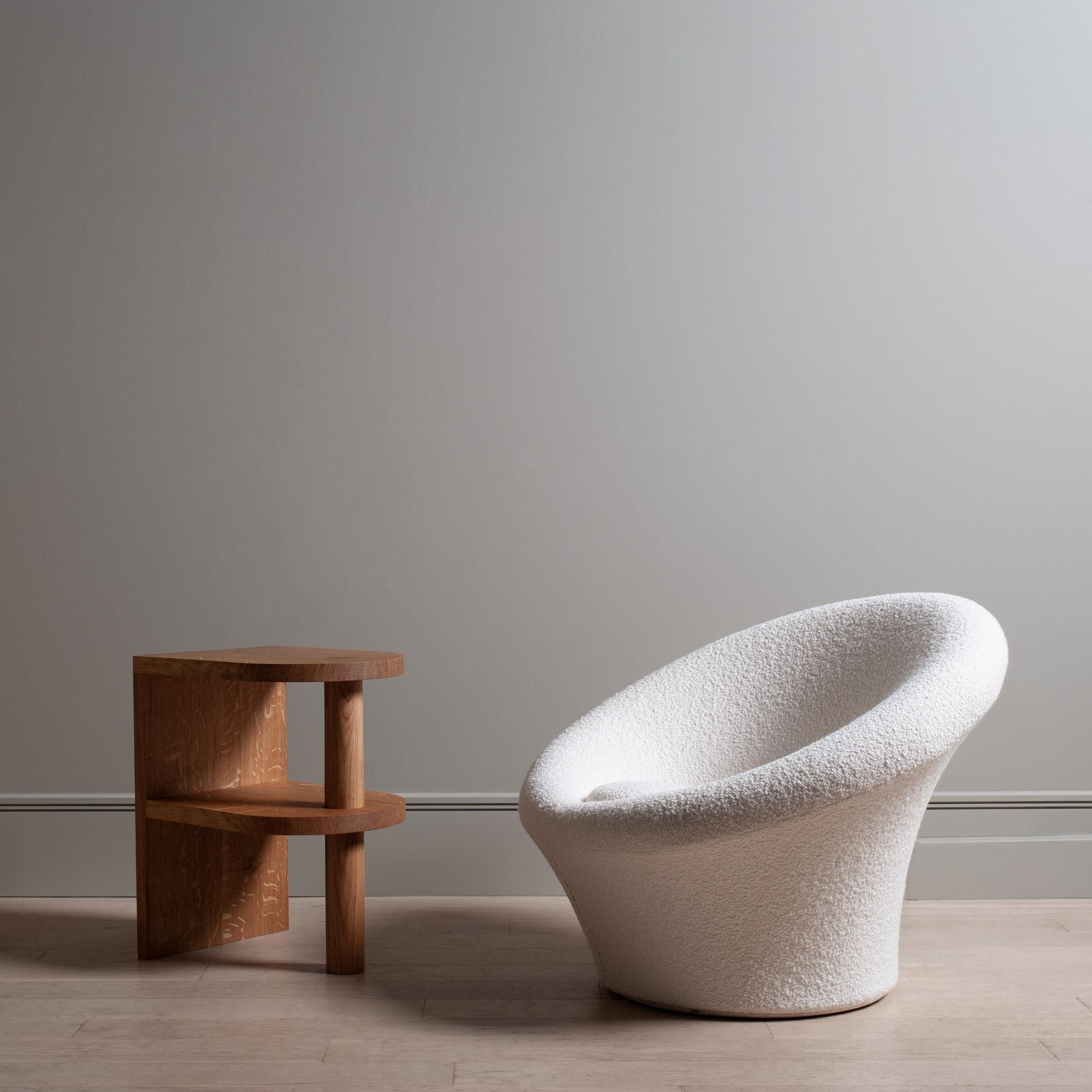 A fully reupholstered Pierre Paulin original Mushroom chair model f560 for Artifort, the Netherlands, circa 1960. 
Professionally reupholstered from the frame up with new foam and covered in Dedar Karakorum 001 ivory boucle wool viscose fabric.
We