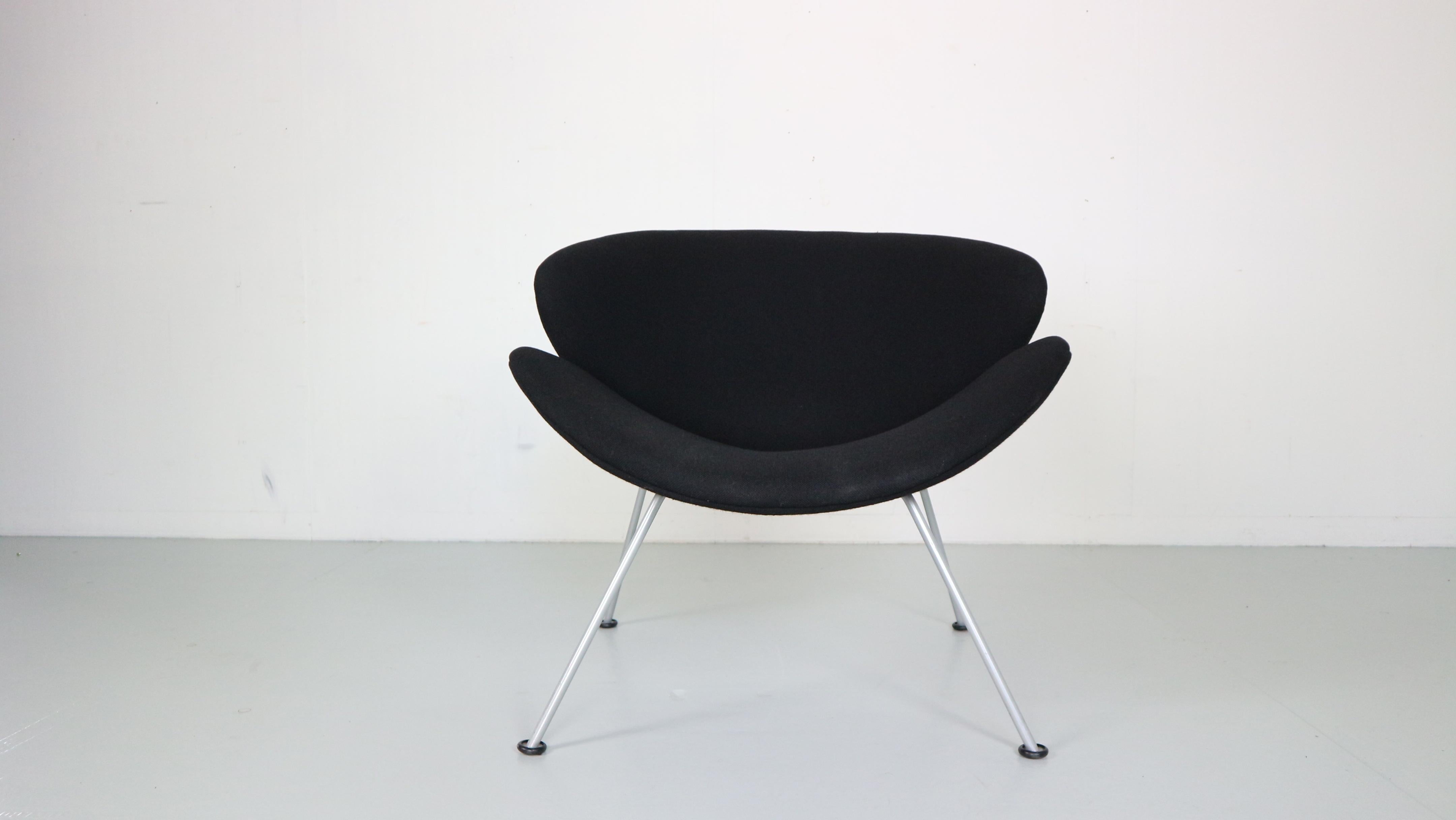 Loungesessel, entworfen von Pierre Paulin für die Manufaktur Artifort, 1960er Jahre, Holland.
Das Modell des Stuhls heißt 