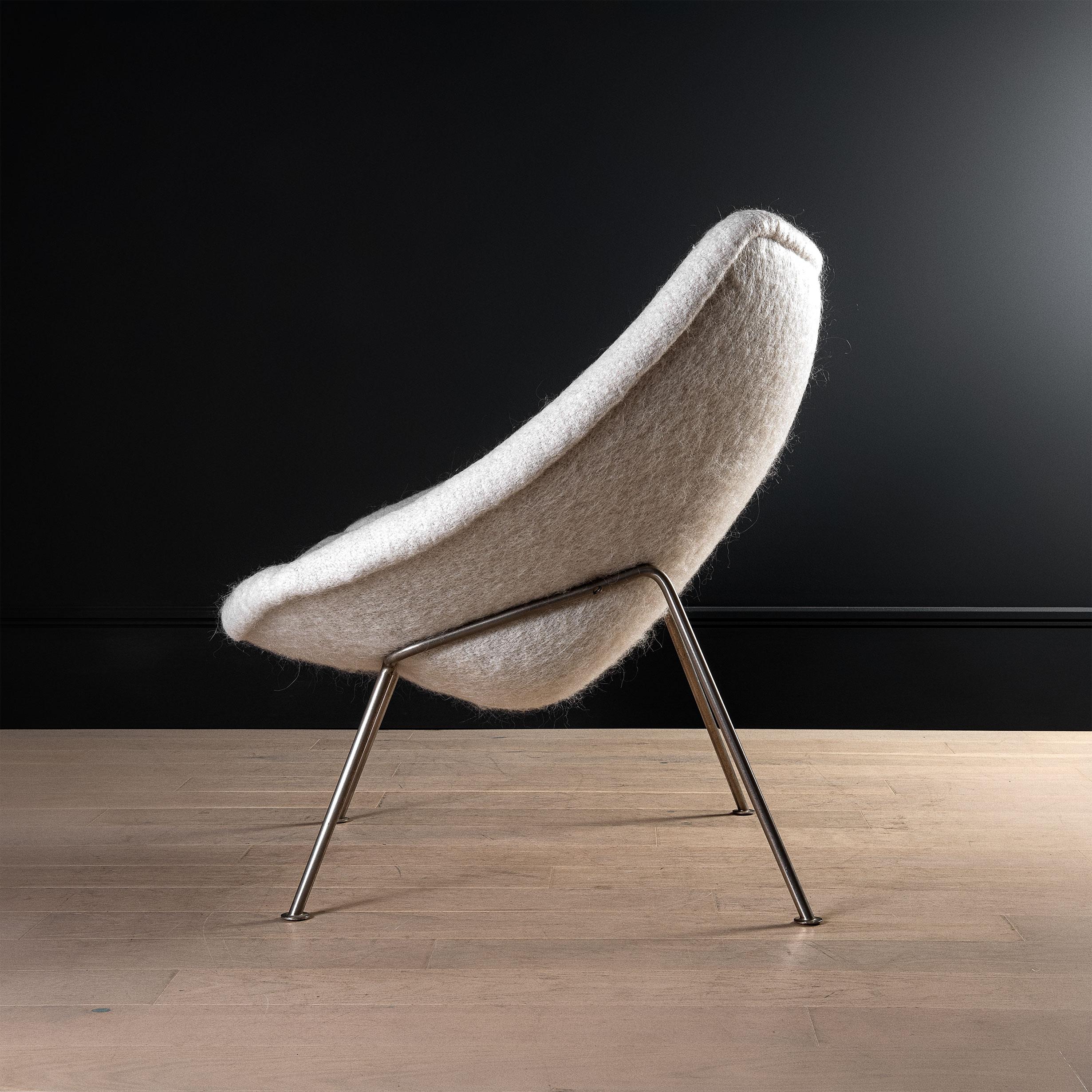 Pierre Paulin Oyster Chair  For Sale 3