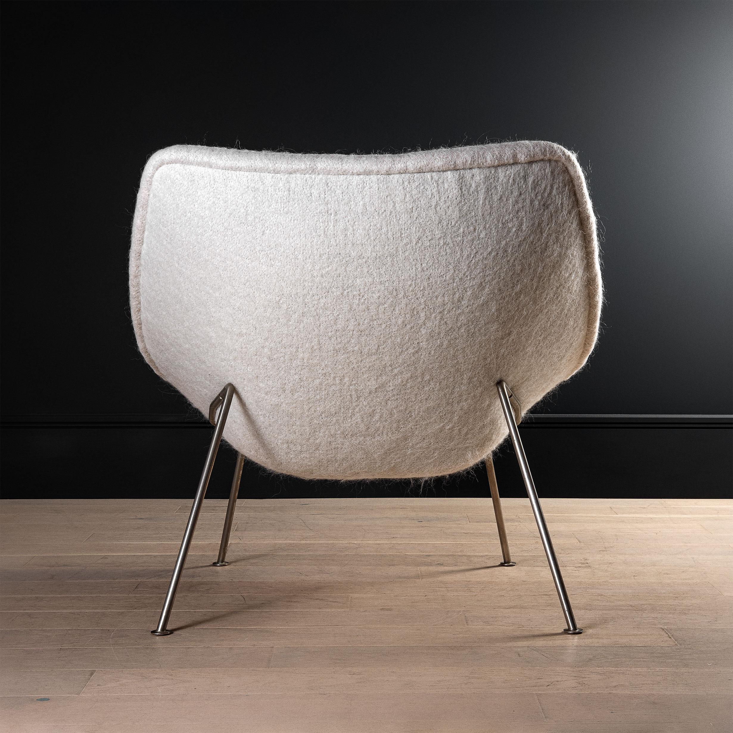 Pierre Paulin Oyster Chair  For Sale 5