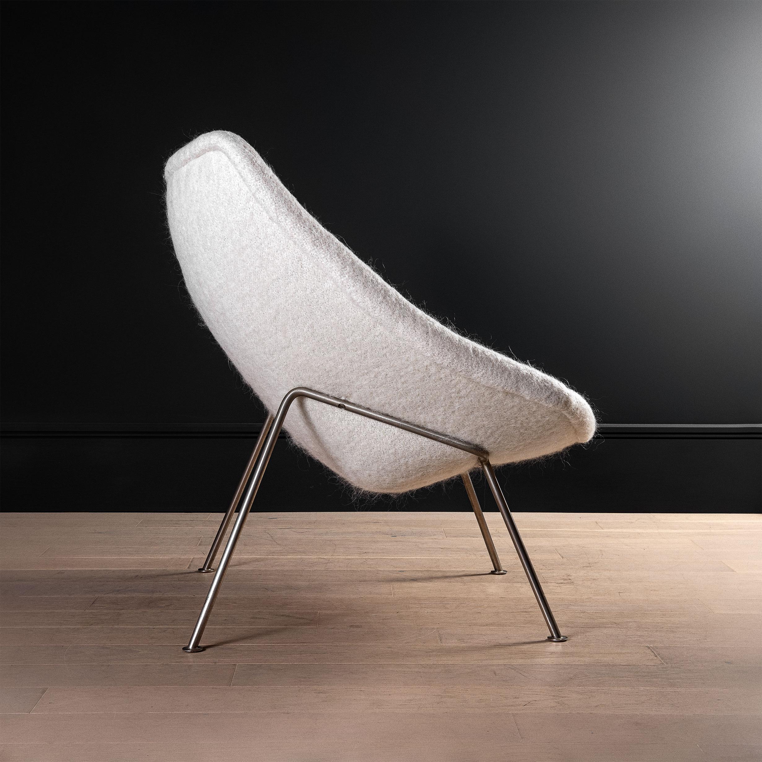 Pierre Paulin Oyster Chair  For Sale 7