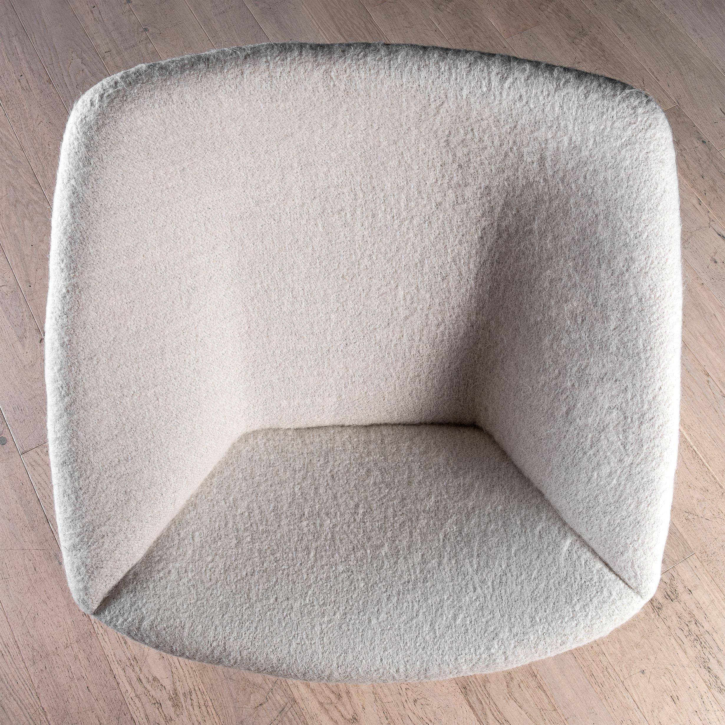 Pierre Paulin Oyster Chair  For Sale 6