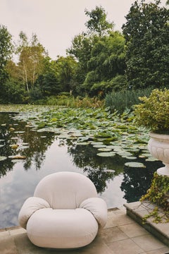 Poltrona da esterno 'Pacha' di Pierre Paulin con girevole a scomparsa per Gubi