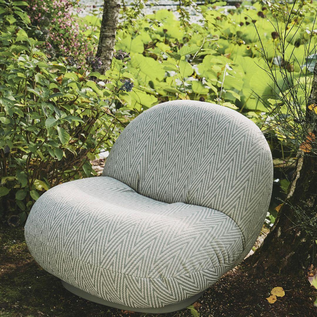Mid-Century Modern Pierre Paulin Pacha Outdoor Lounge Chair with Returning Swivel for Gubi For Sale