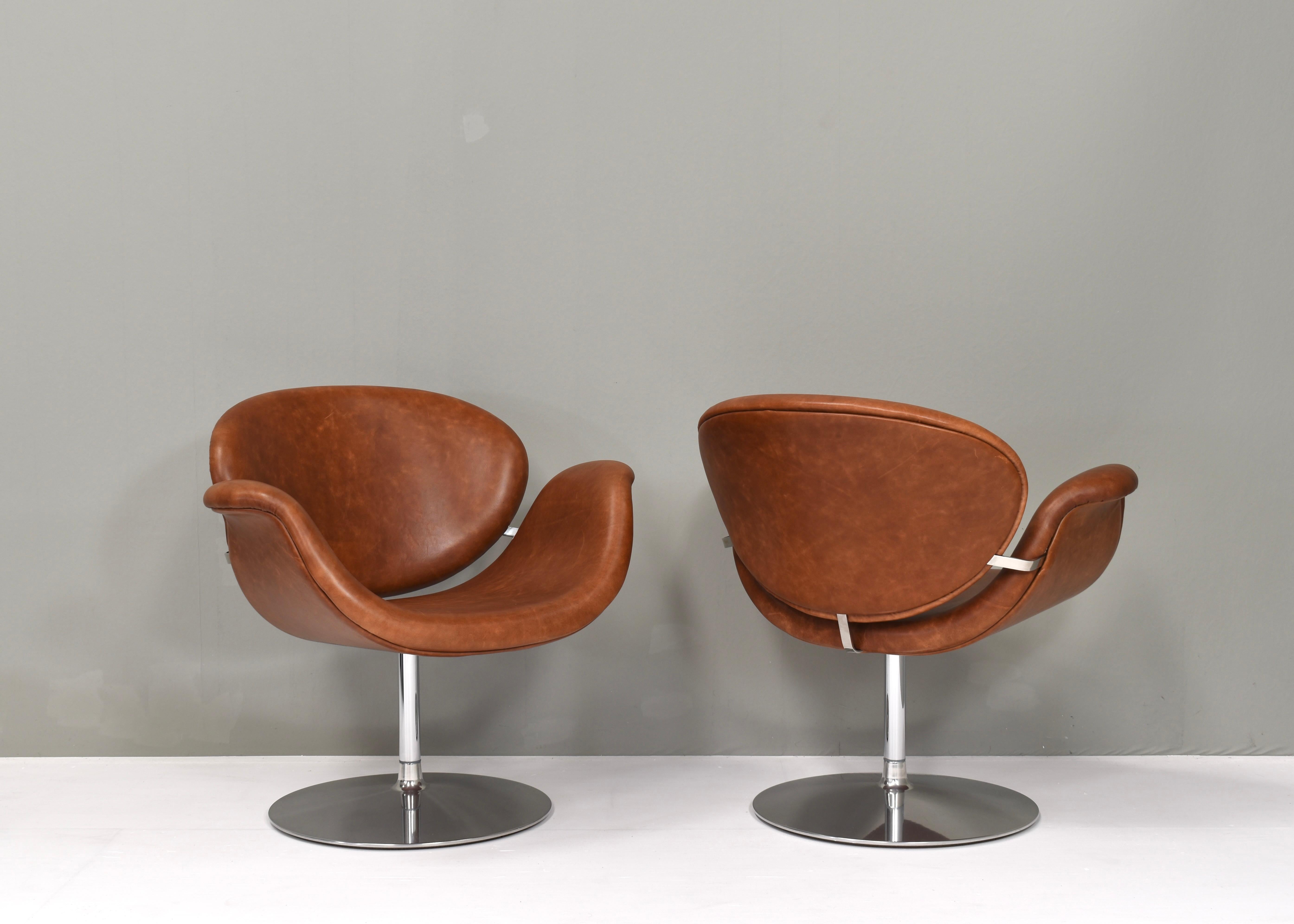 Pierre Paulin Pair of Tulip Swivel Armchairs F594 in New Leather, Artifort, 1960 In Good Condition In Pijnacker, Zuid-Holland