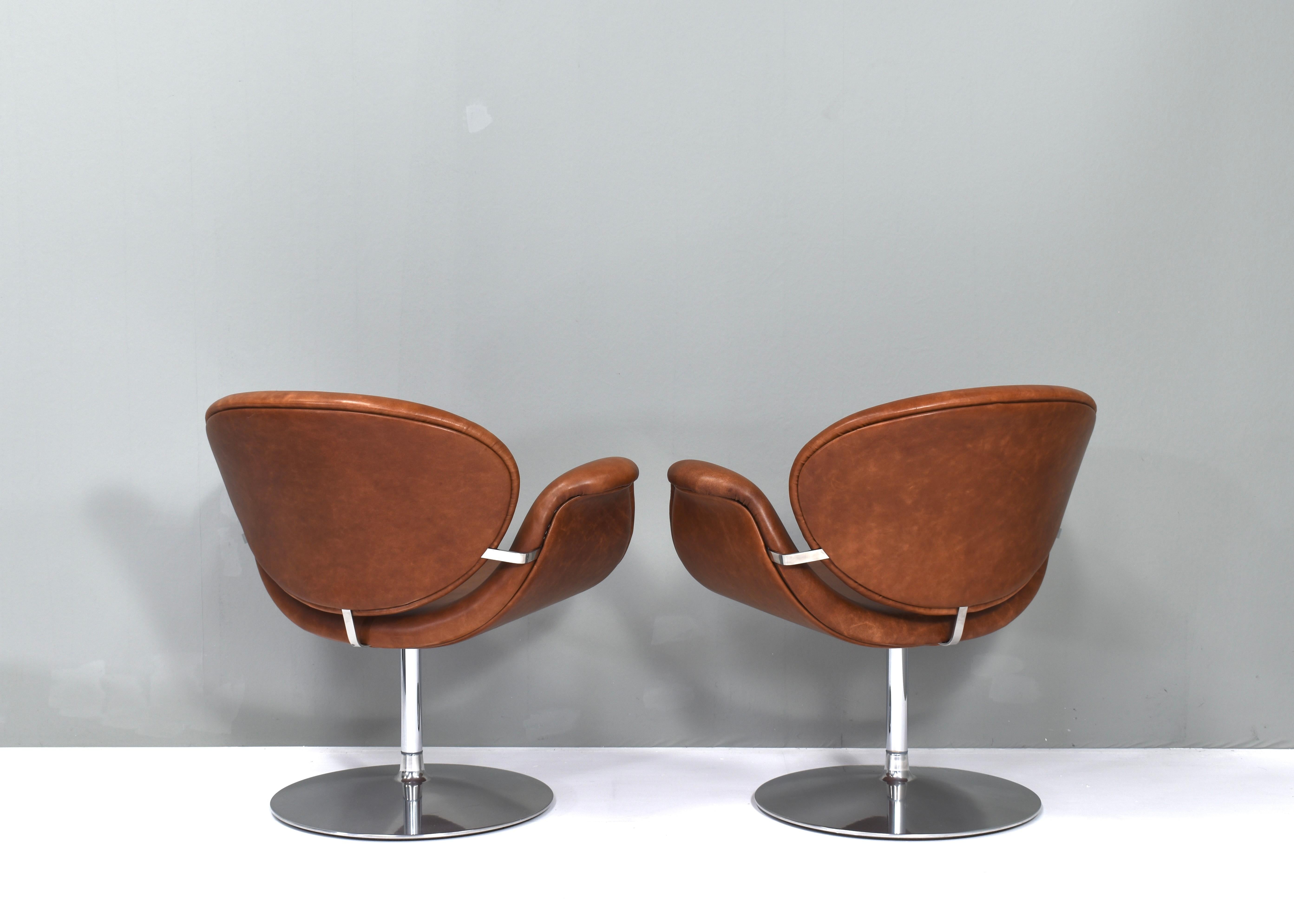Mid-20th Century Pierre Paulin Pair of Tulip Swivel Armchairs F594 in New Leather, Artifort, 1960