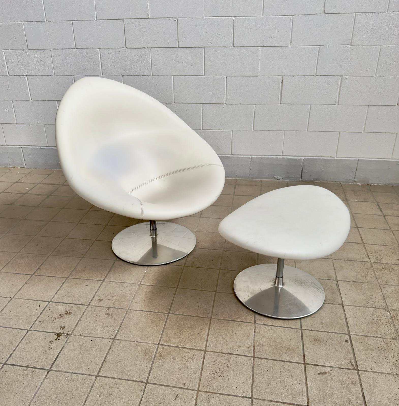 Pierre Paulin, Sillón Big Globe con reposapiés en Bueno estado para la venta en Baranzate, IT