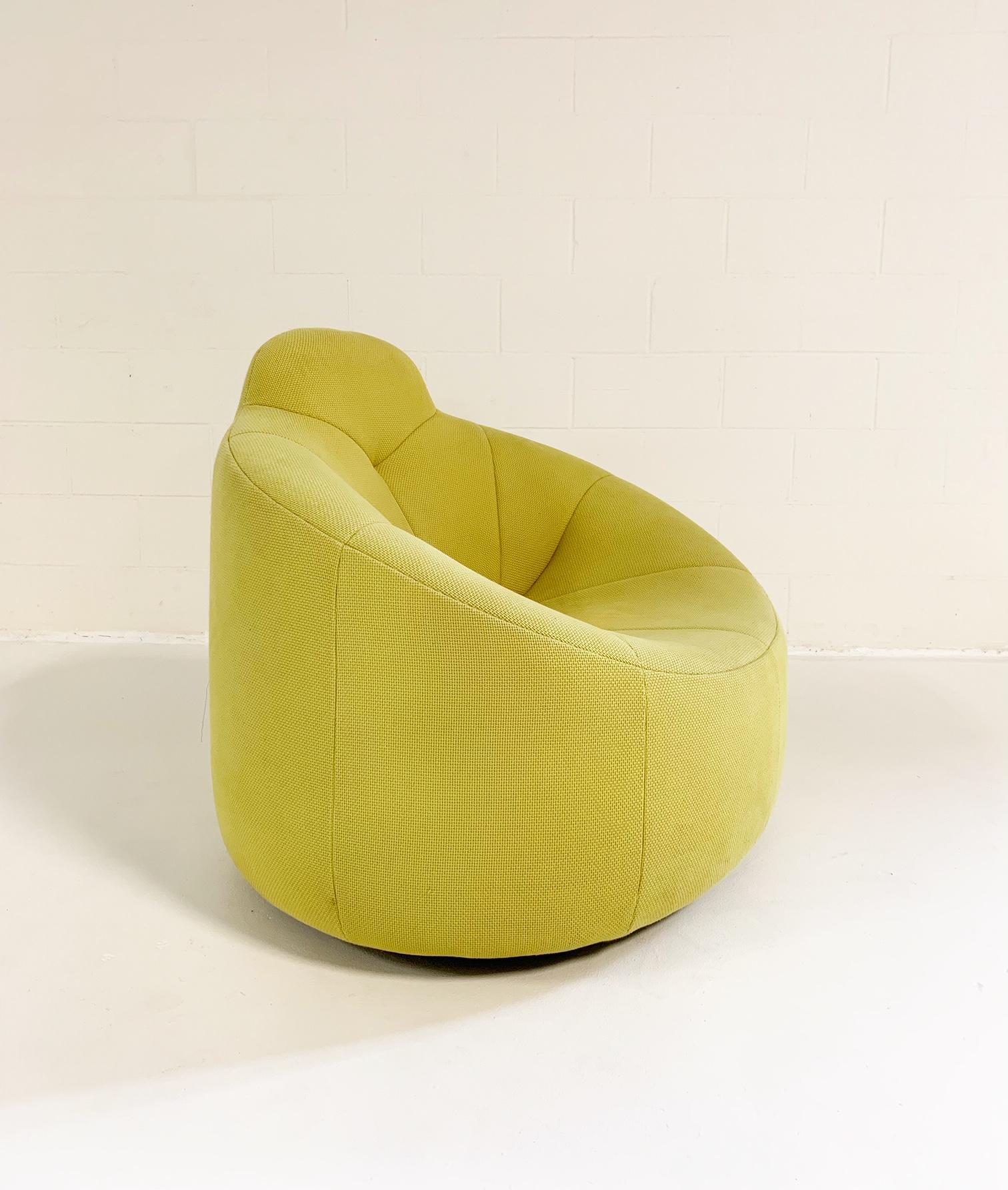 Description
From Ligne Roset website: As suggested by its name, soft, organic, round shapes and firm seating comfort all characterize the Pumpkin collection. Resisting its appeal is impossible!

We collected this chair and loved the bright, fun