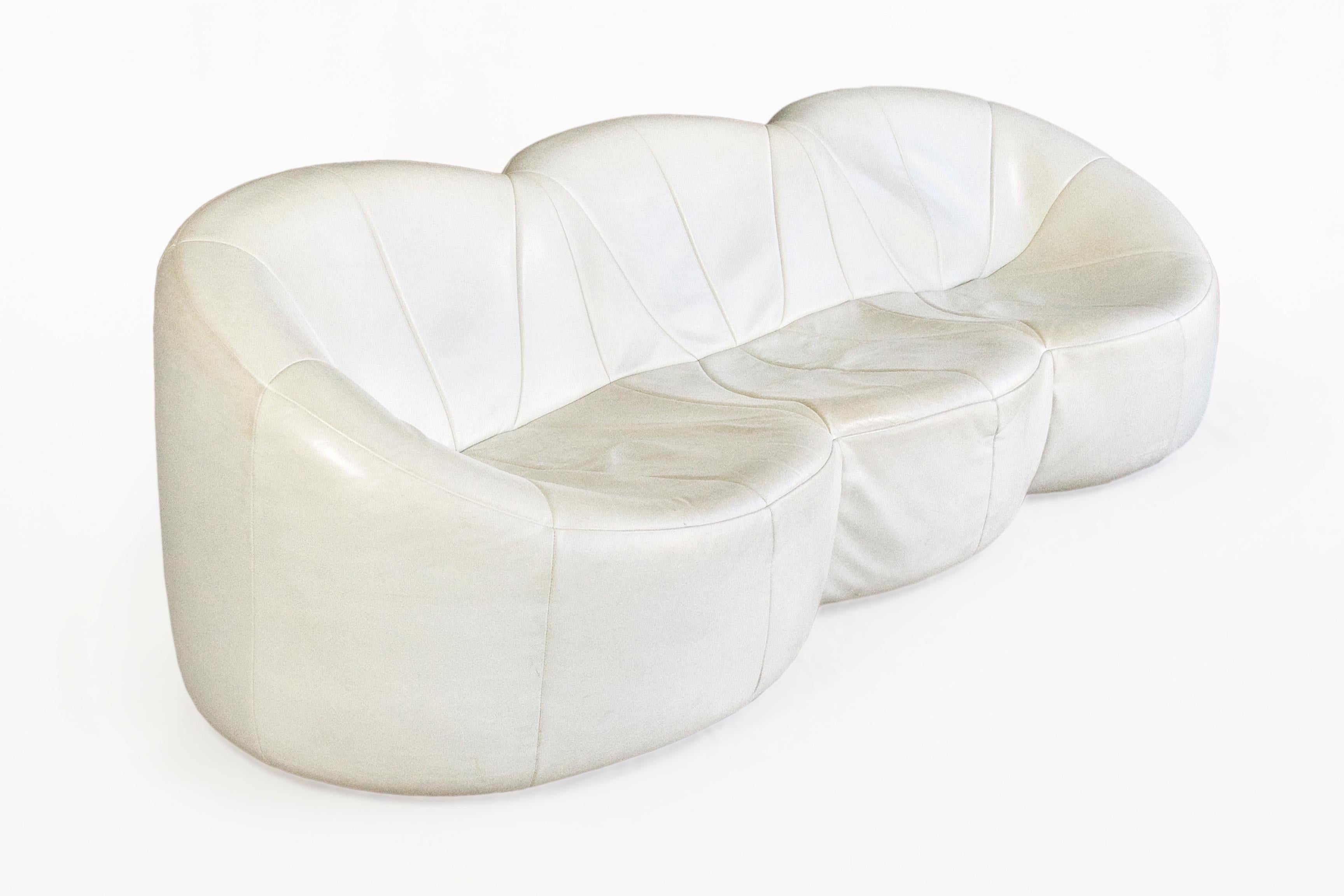 Pierre Paulin, Pumpkin sofa, 
Ligne Roset manufacturer,
leather, base and polyether foam belt resting on a base in thermoformed ABS,
First public edition of the salon designed in 1971 for Claude and Georges Pompidou's private apartments at the