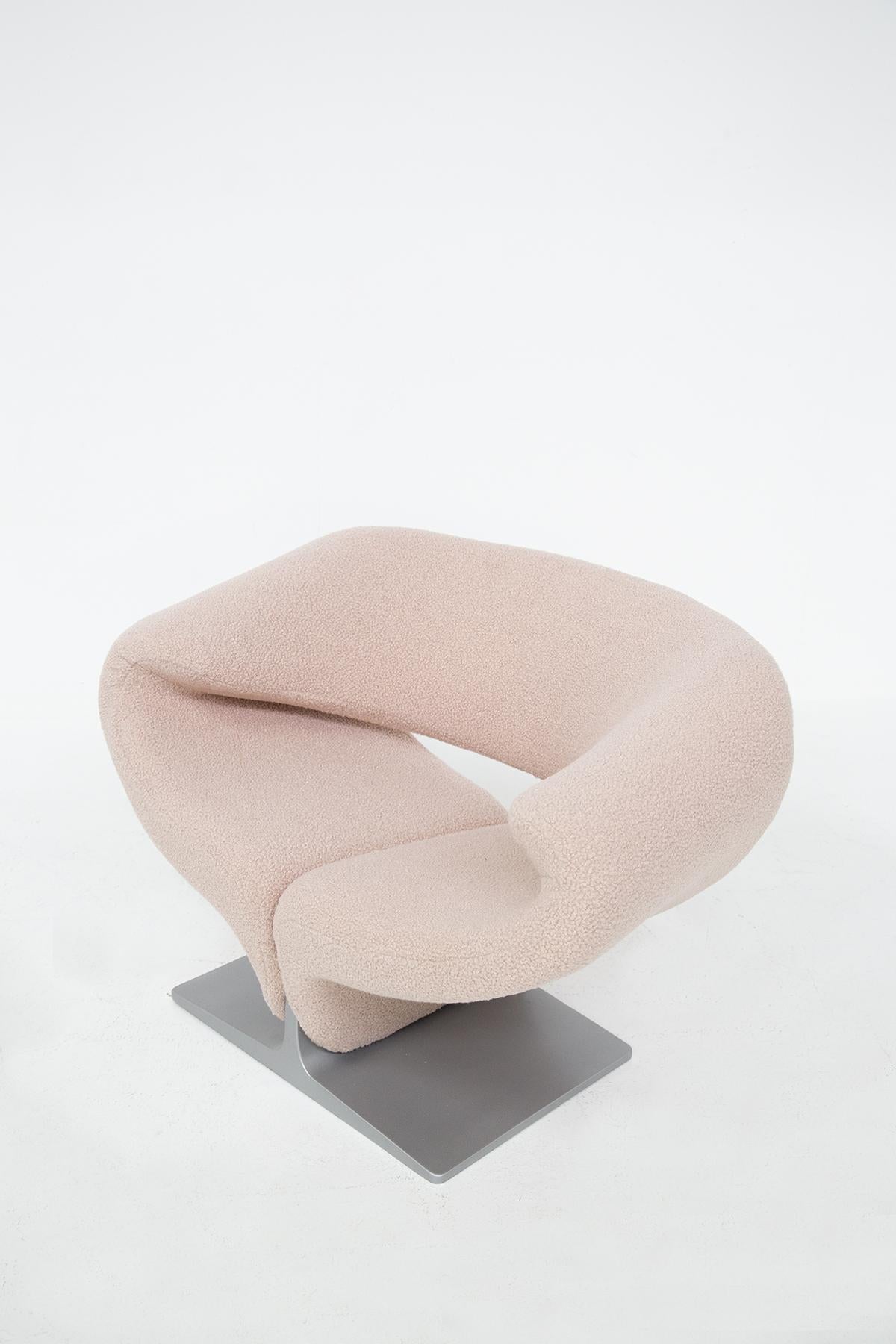 Pierre Paulin Ribbon Armchairs for Artifort in Pink Bouclè, First Edition In Good Condition In Milano, IT