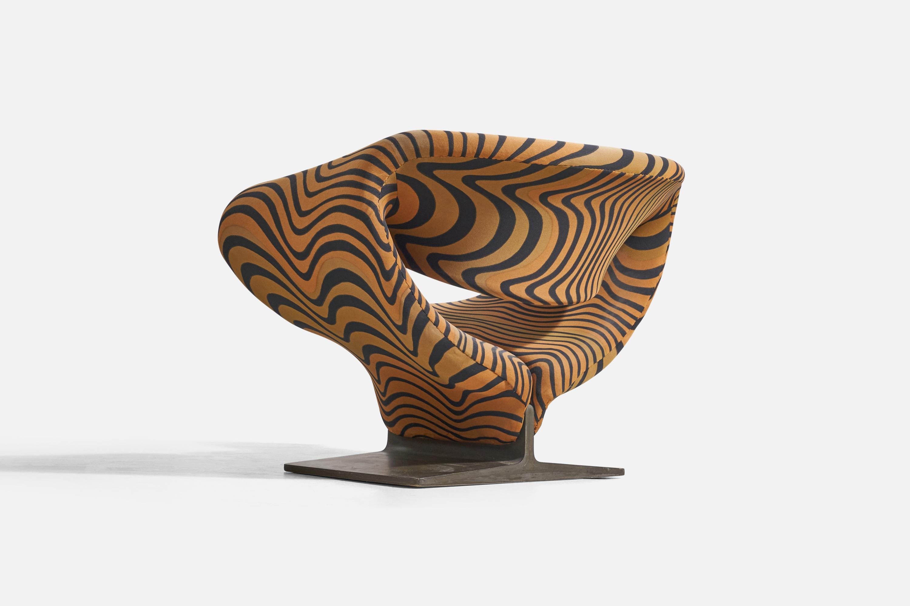 Pierre Paulin, Ribbon Chair, Fabric, Wood, Artifort, Netherlands, 1960s In Good Condition For Sale In High Point, NC