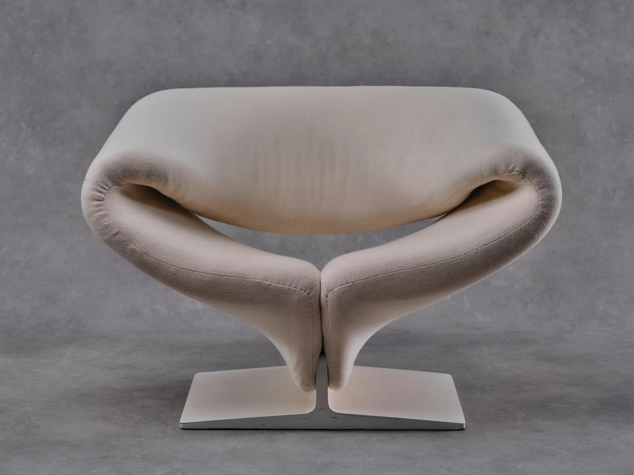 Pierre Paulin
Sedia da salotto Ribbon per Artifort
Tappezzeria in lana Kvadrat
1960s
