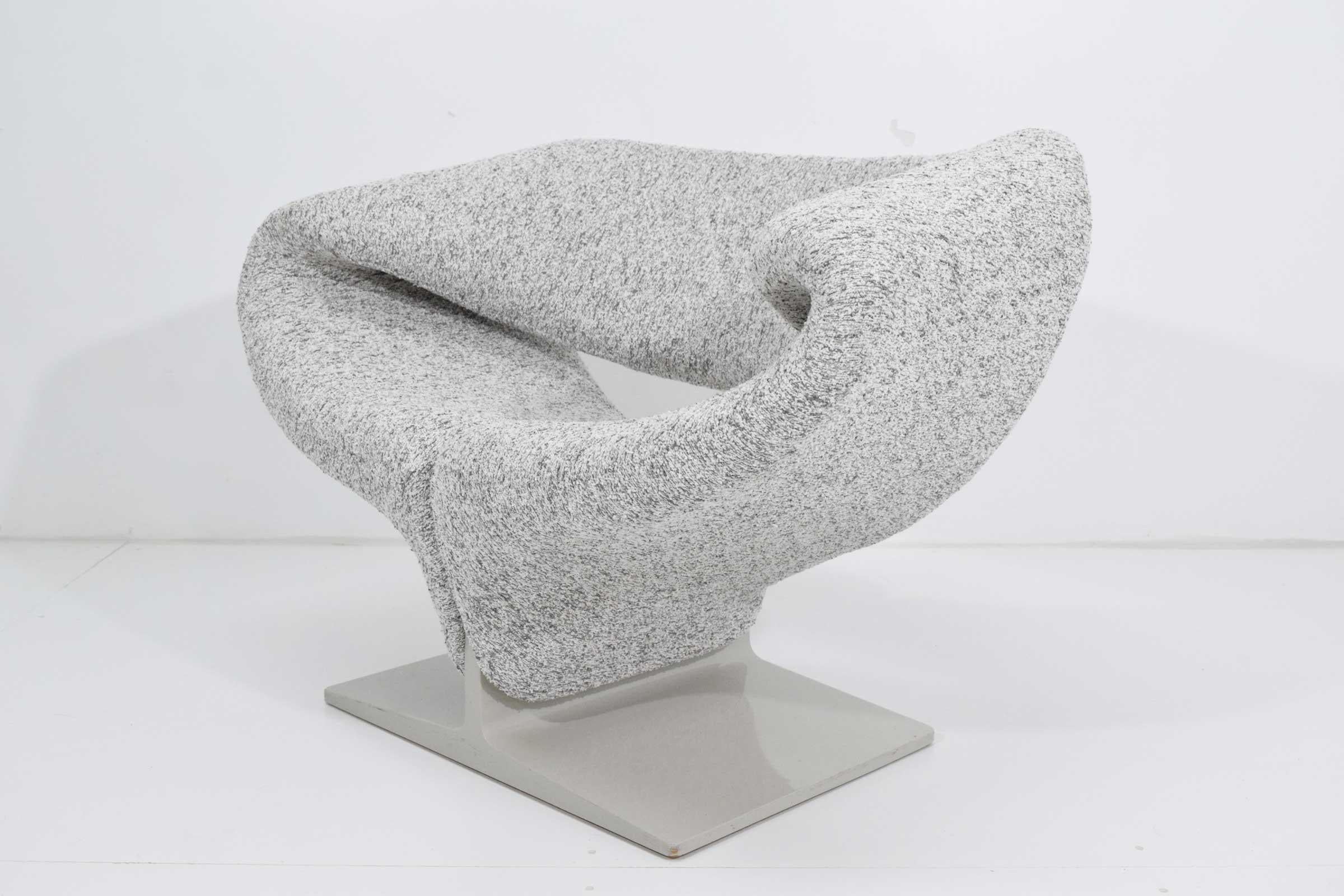 Mid-Century Modern Pierre Paulin Ribbon Chair in White and Gray Upholstery