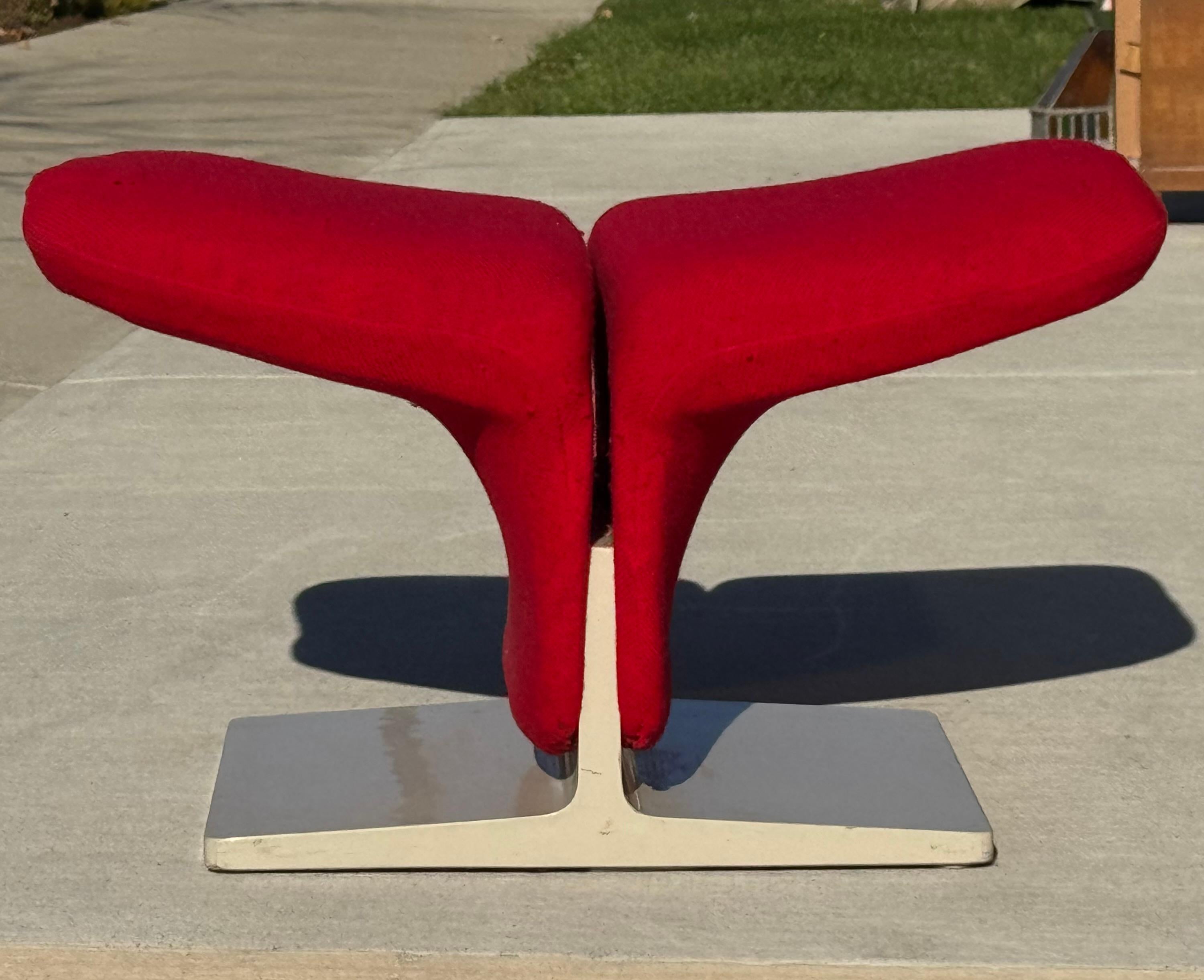 Pierre Paulin Ribbon Chair Ottoman di Artifort... Classico Pop Modernista. In condizioni discrete in vendita a Buffalo, NY