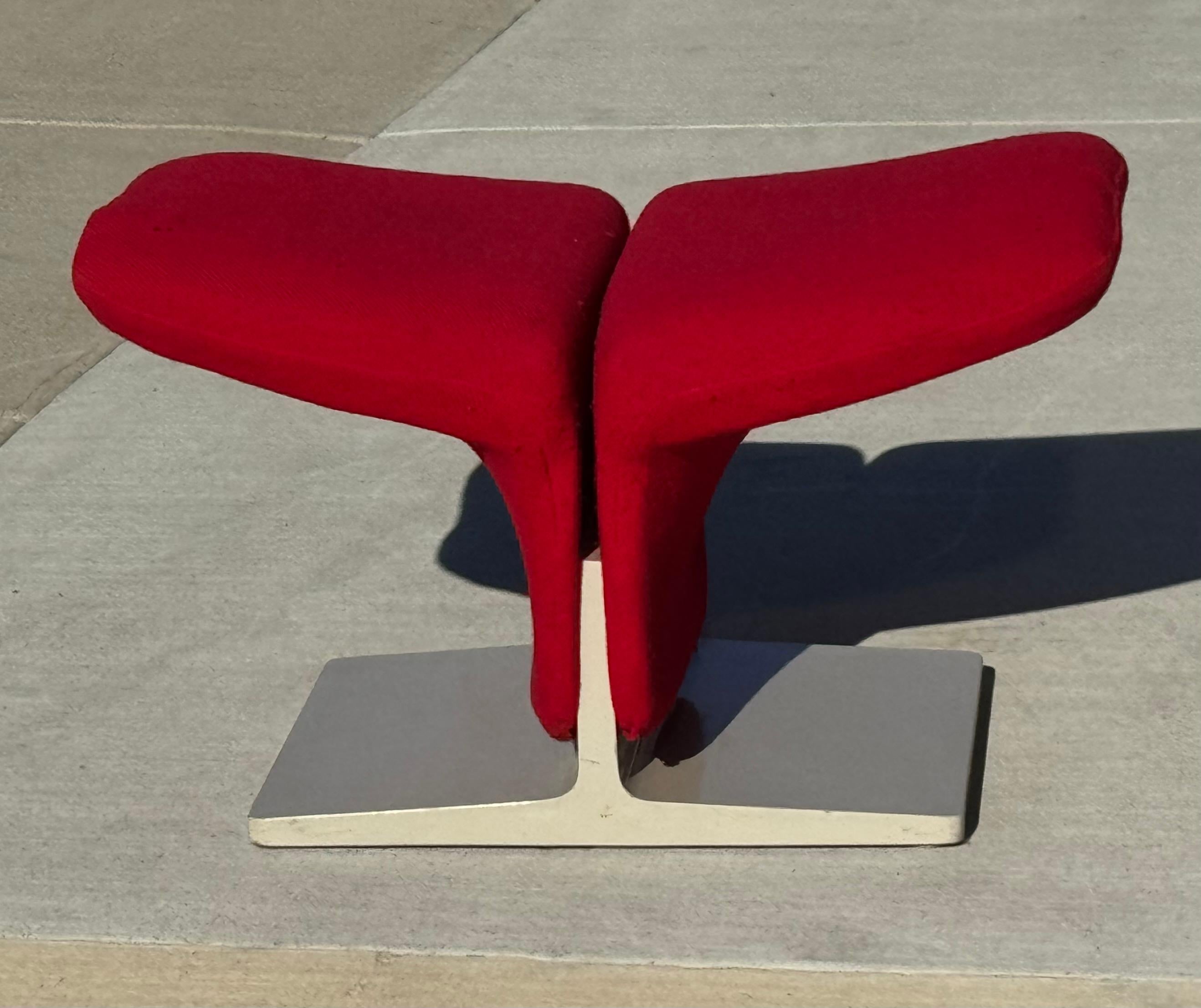 Fine XX secolo Pierre Paulin Ribbon Chair Ottoman di Artifort... Classico Pop Modernista. in vendita