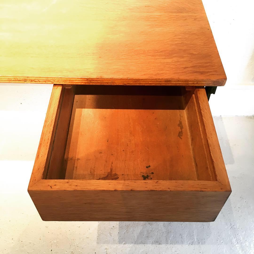 Pierre Paulin 's desk 