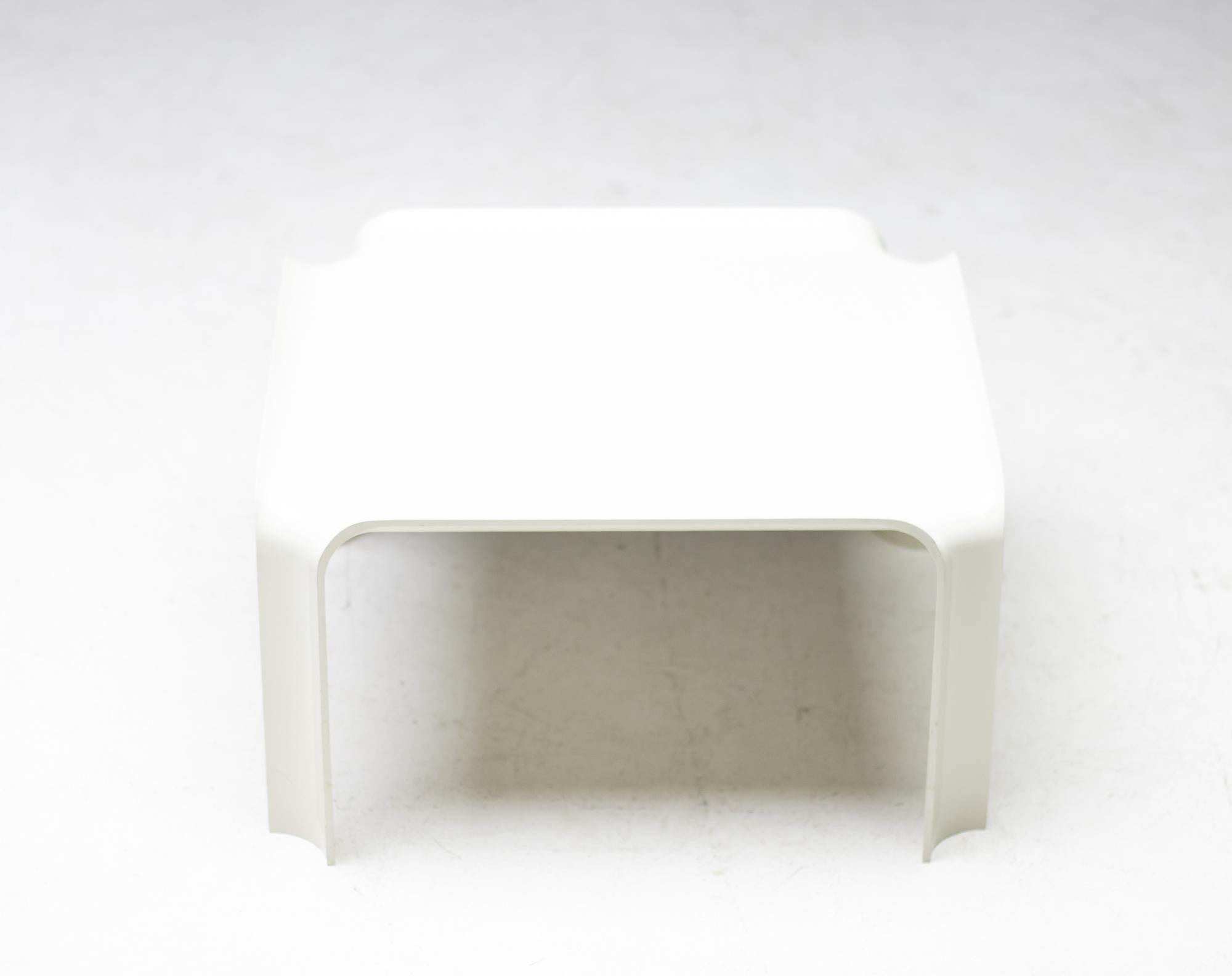 Rare white side table model 877 by French designer Pierre Paulin for Artifort.
 