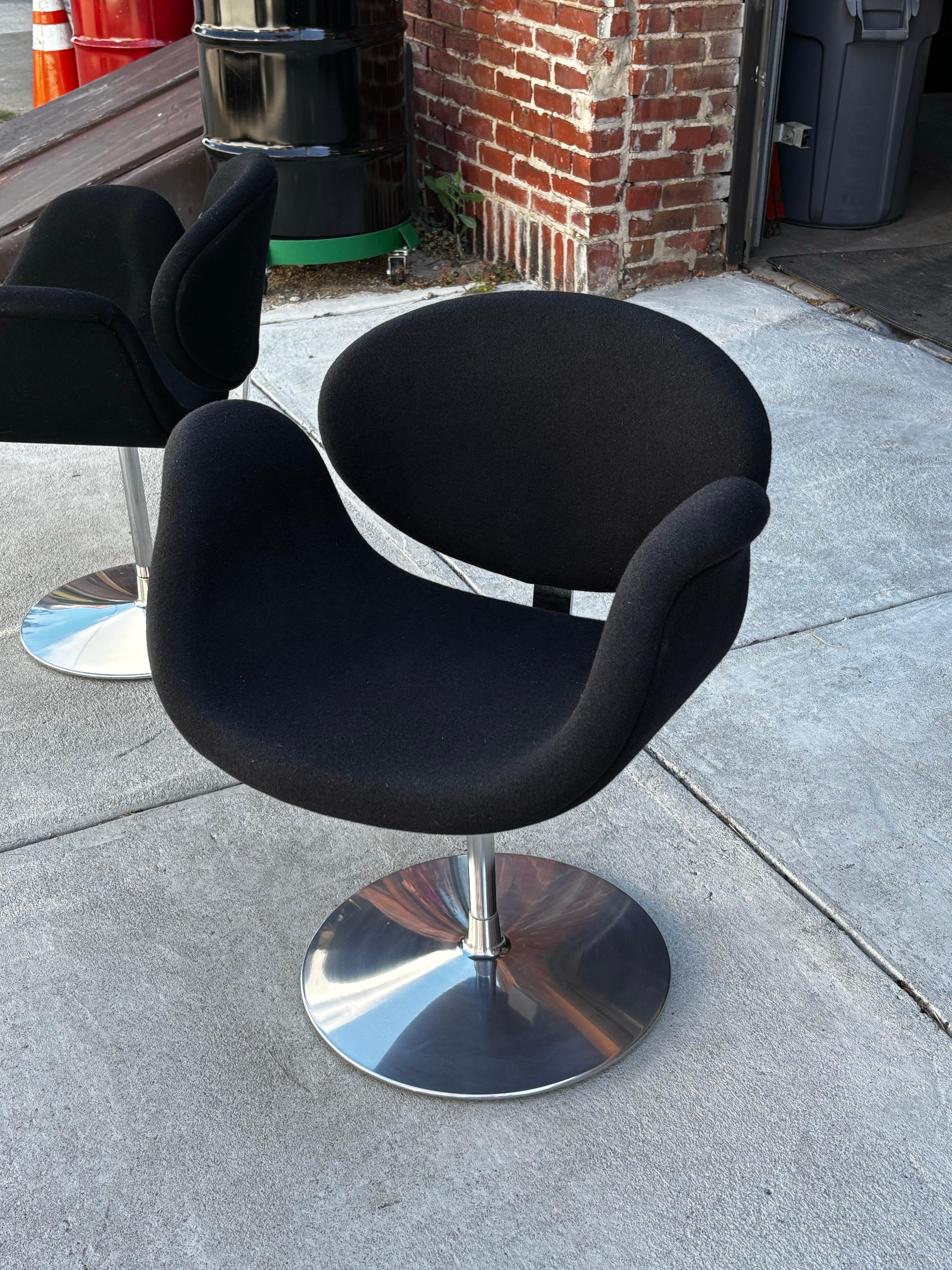 Pierre Paulin Small Tulip Chairs, vendute in coppia in vendita 3
