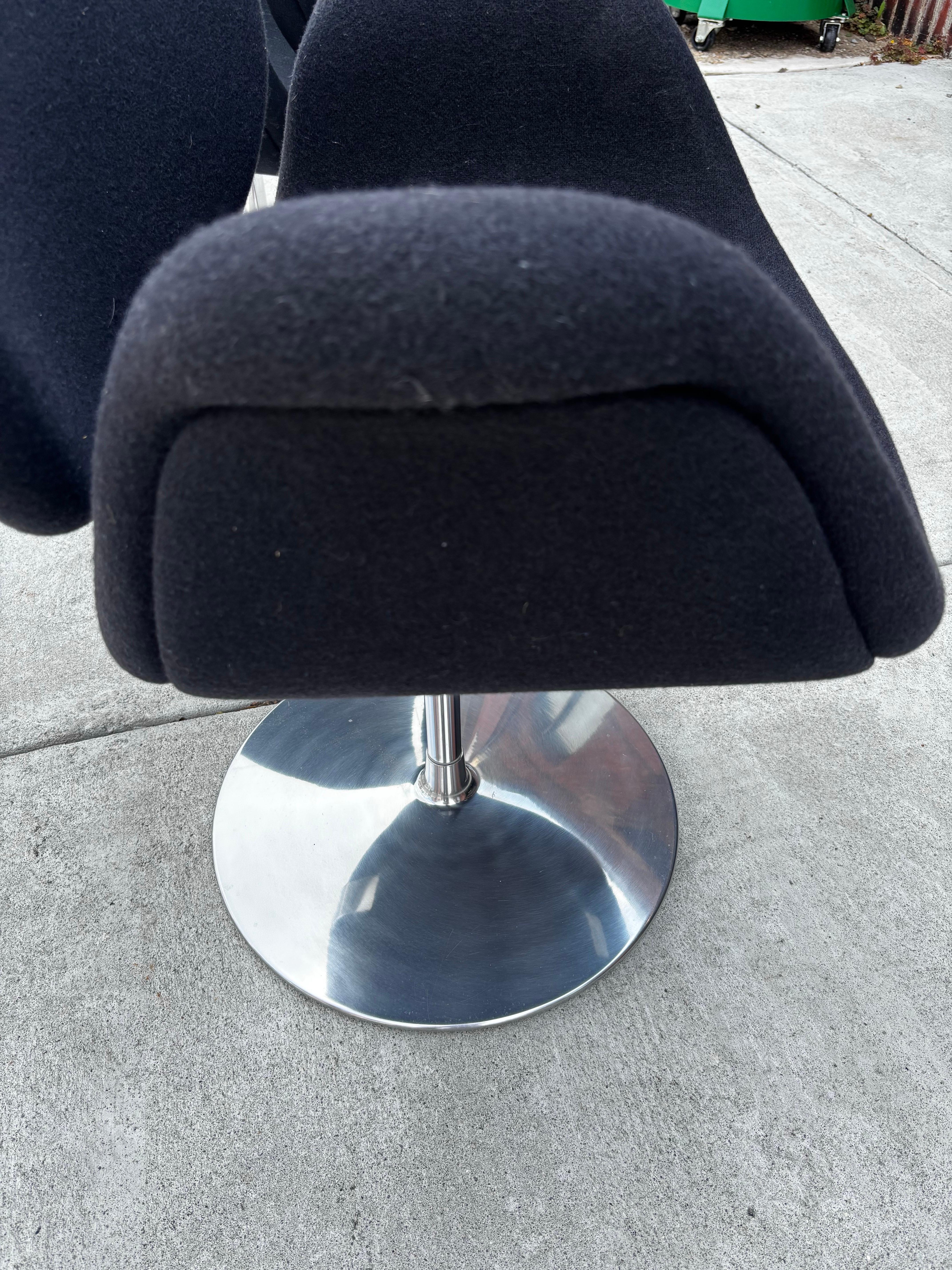 Pierre Paulin Small Tulip Chairs, vendute in coppia in vendita 1