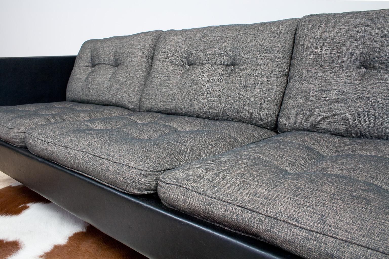 Pierre Paulin Sofa 442 in Black and Grey for Artifort Mid Century Modern 1962  2