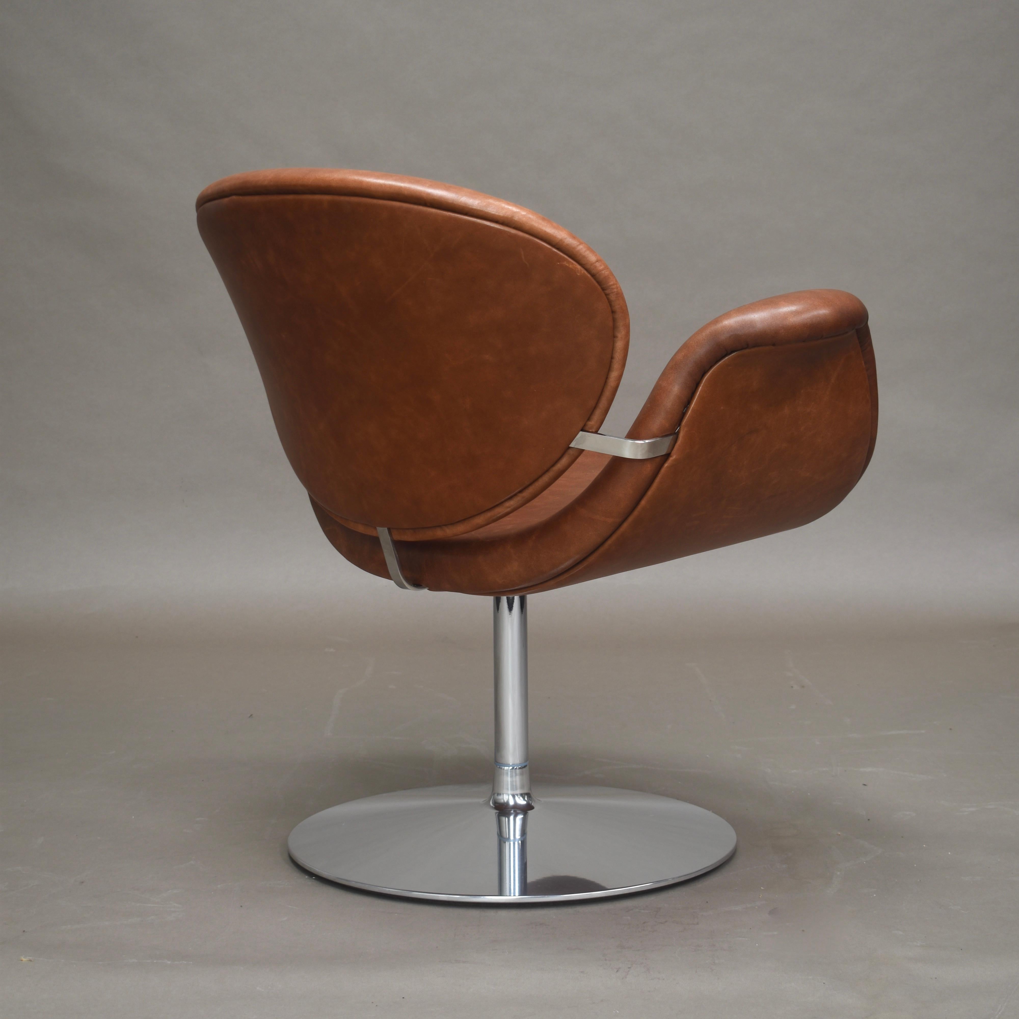 Pierre Paulin Tulip Midi Swivel Armchair F594 in New Leather, Artifort, 1960 In Good Condition In Pijnacker, Zuid-Holland