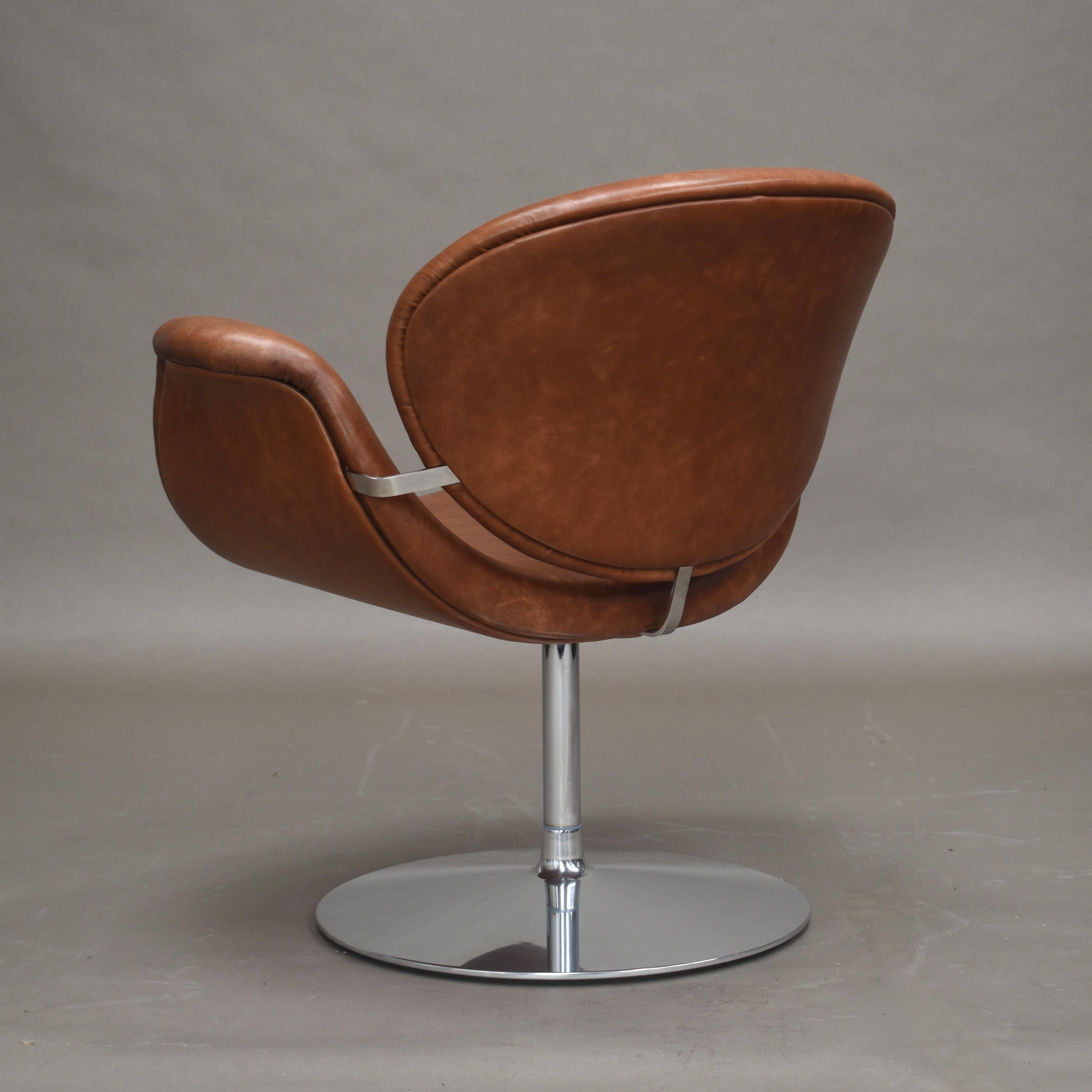 Faux Leather Pierre Paulin Tulip Midi Swivel Armchair F594 in New Leather, Artifort, 1960