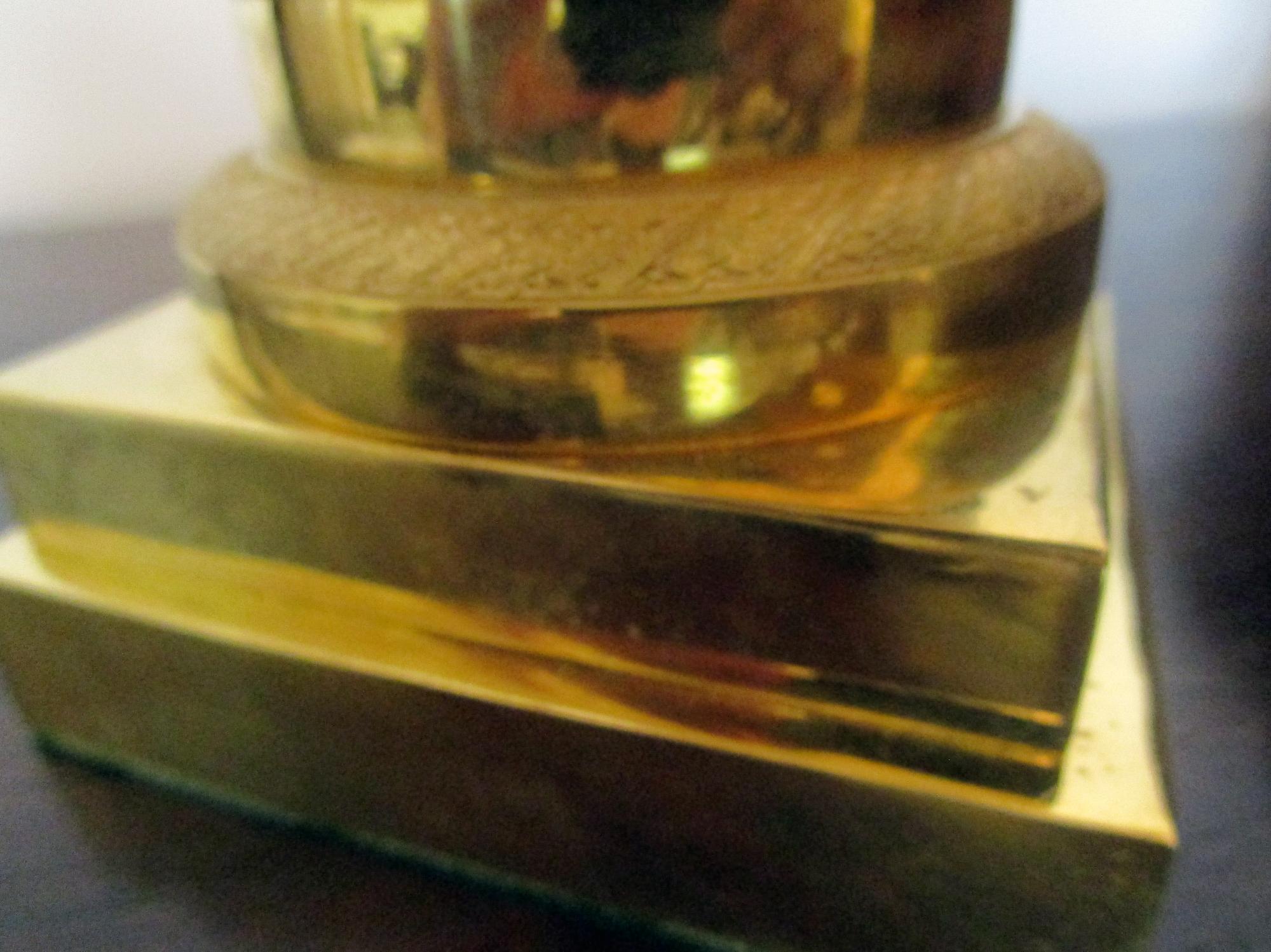 Ein einzelner französischer Empire-Kandelaber aus vergoldeter Bronze, Pierre-Philippe Thomire zugeschrieben im Angebot 7