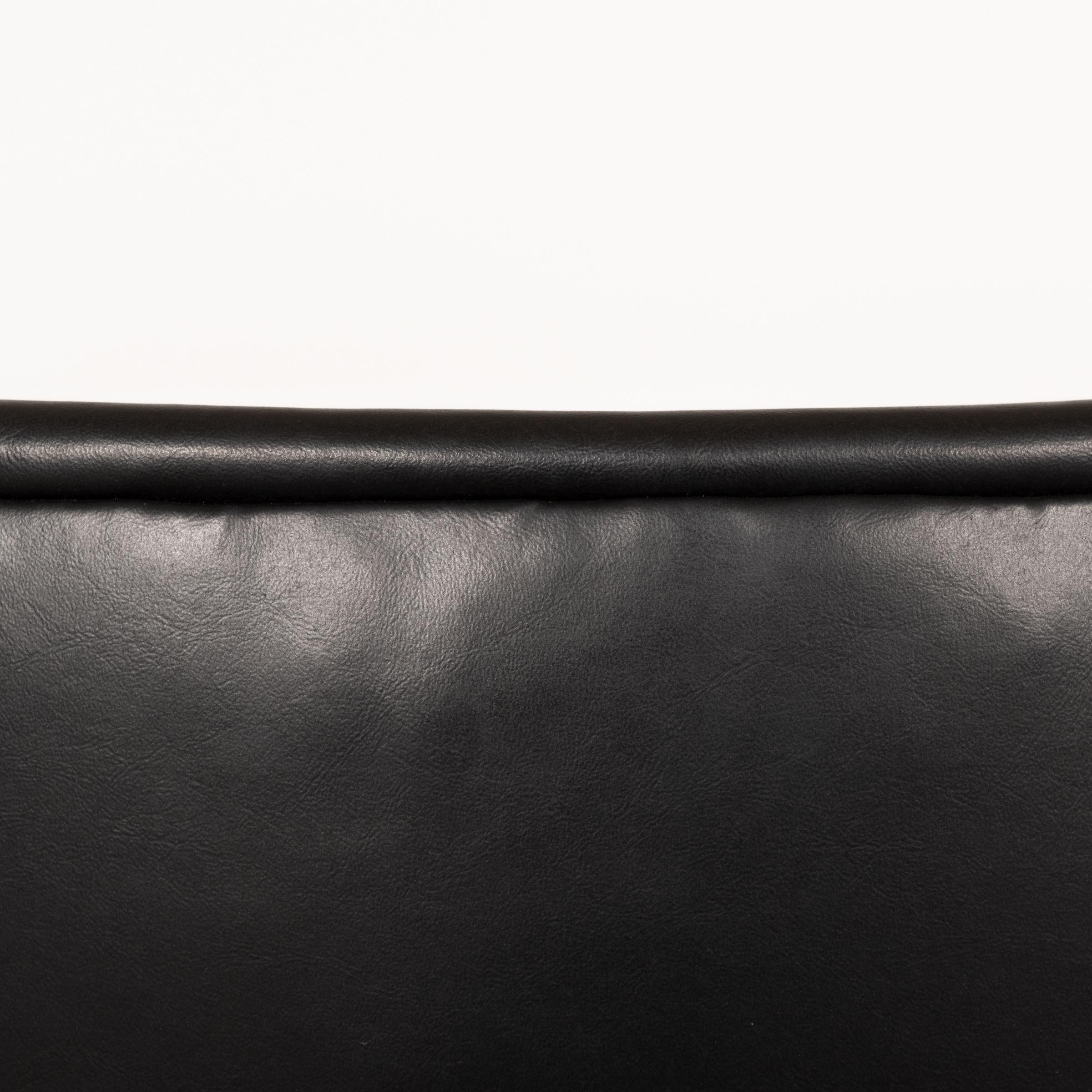 Pierre Poulin Little Oyster Lounge Chair in Black Skai Leather for Artifort 1965 4
