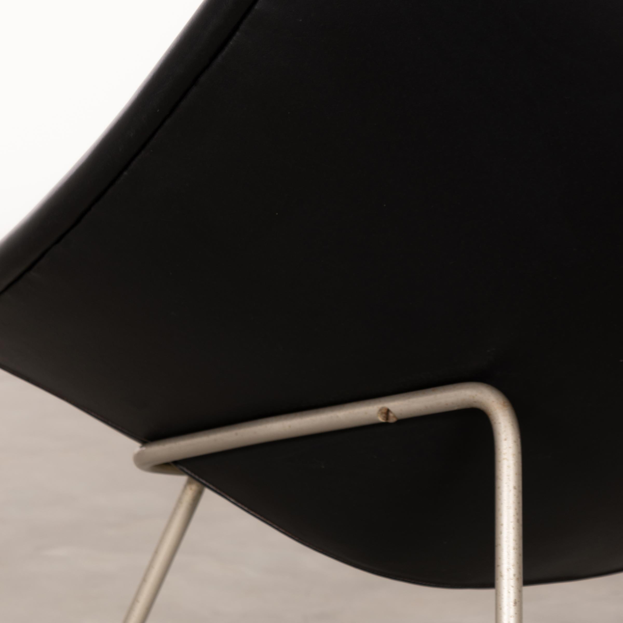 Pierre Poulin Little Oyster Lounge Chair in Black Skai Leather for Artifort 1965 5