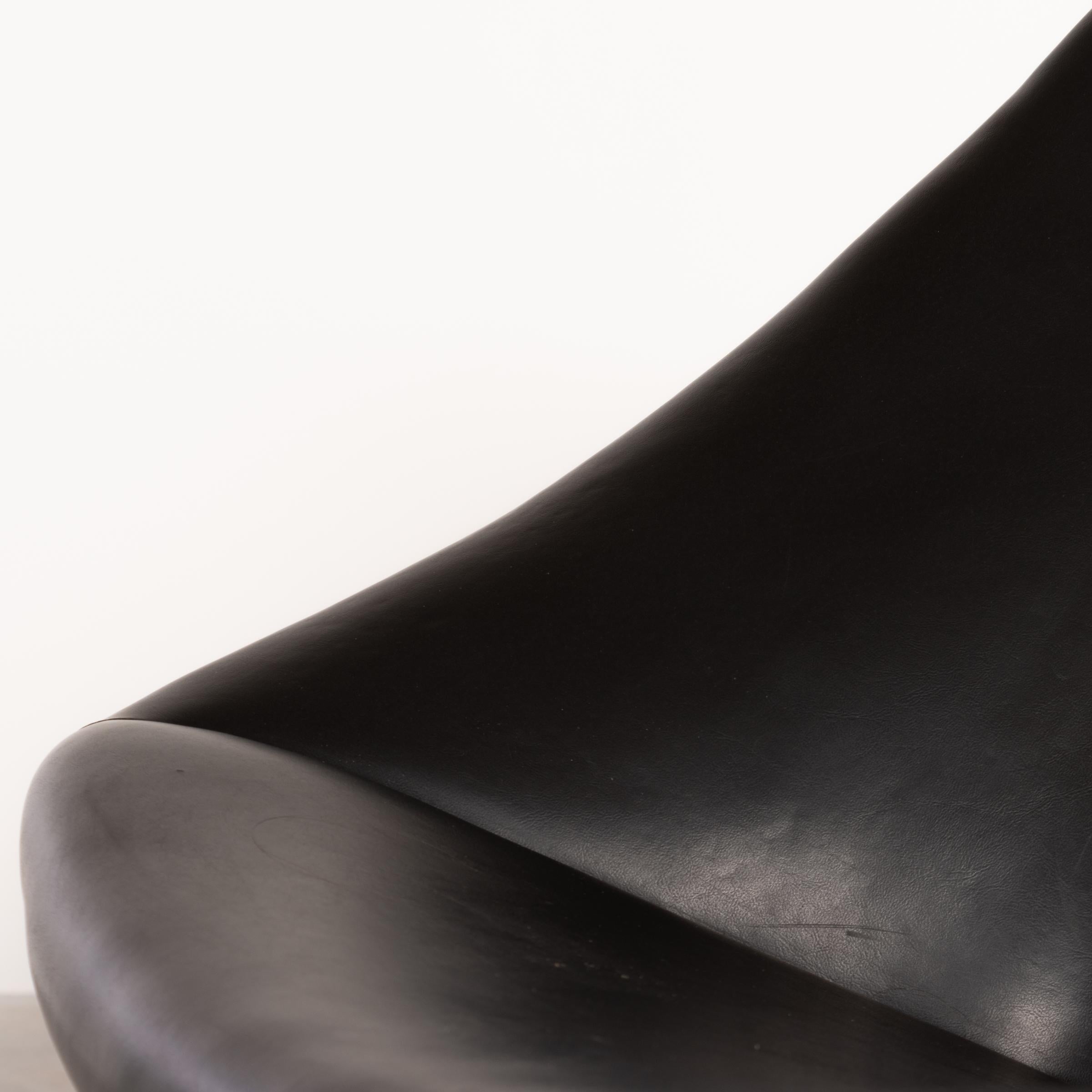 Pierre Poulin Little Oyster Lounge Chair in Black Skai Leather for Artifort 1965 7