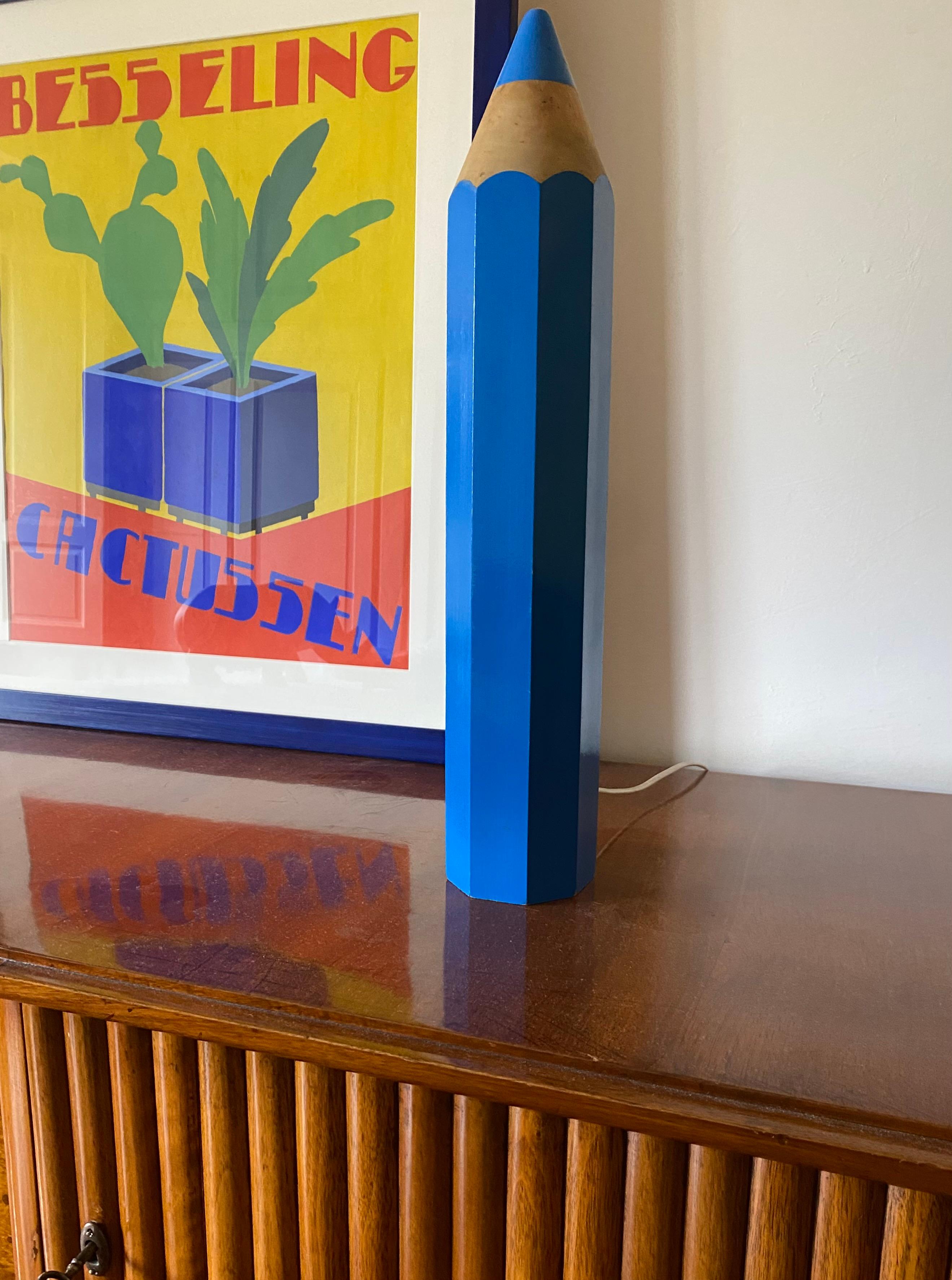 Michel Aroutcheff, lámpara de mesa Pencil azul postmoderna, Ed. Vilac Francia años 80 en venta 7