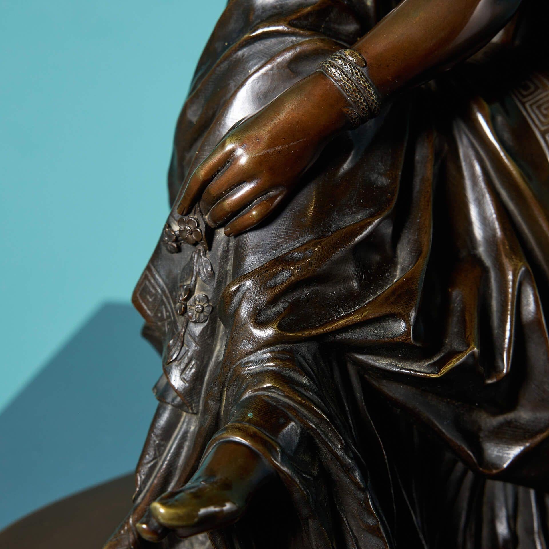 Pierre Schoenewerk Antique French Figura di Euterpe in bronzo In condizioni discrete in vendita a Wormelow, Herefordshire
