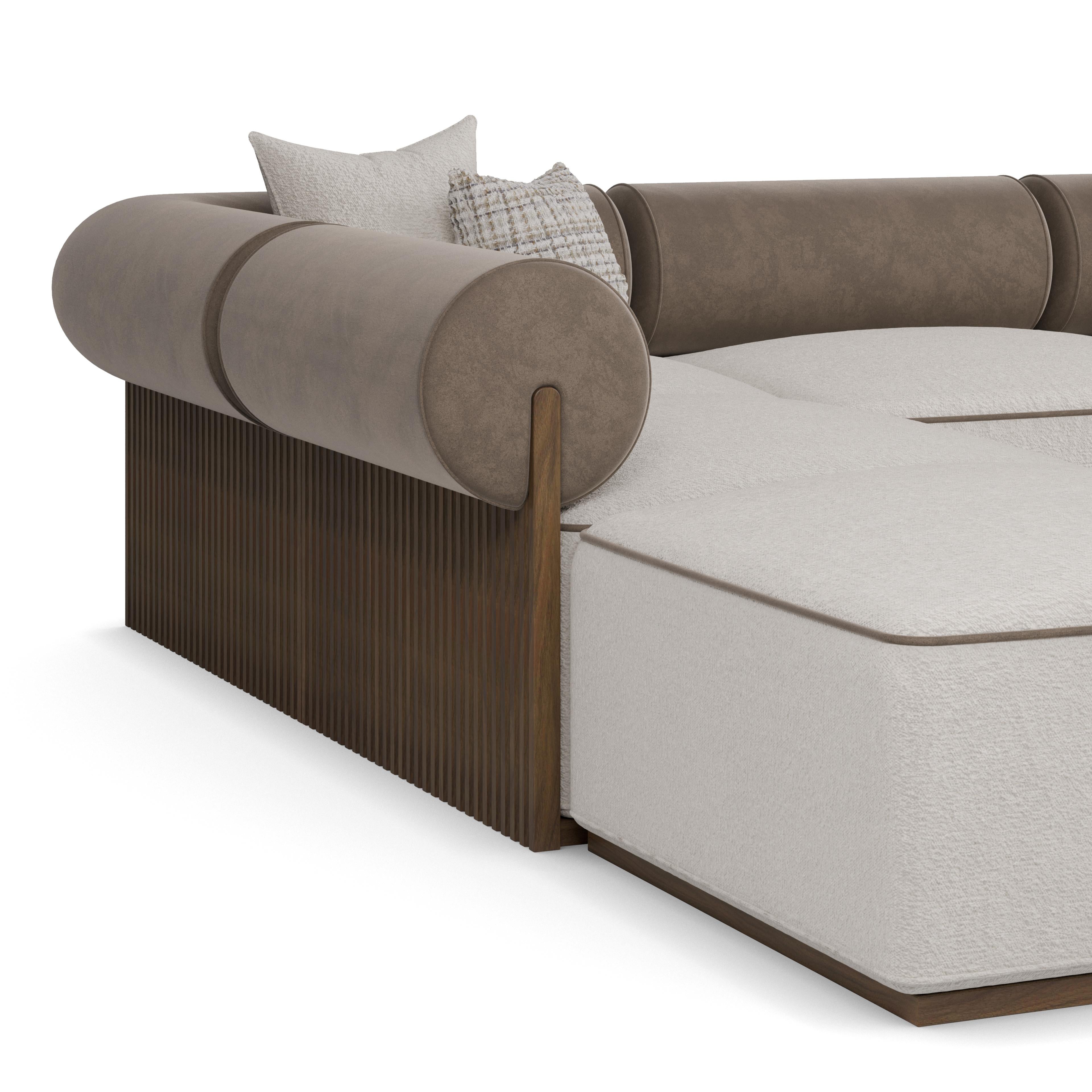 Portugais Pierre Sofa by Nolita Harbour: Velvet Upholstery and Walnut Base en vente