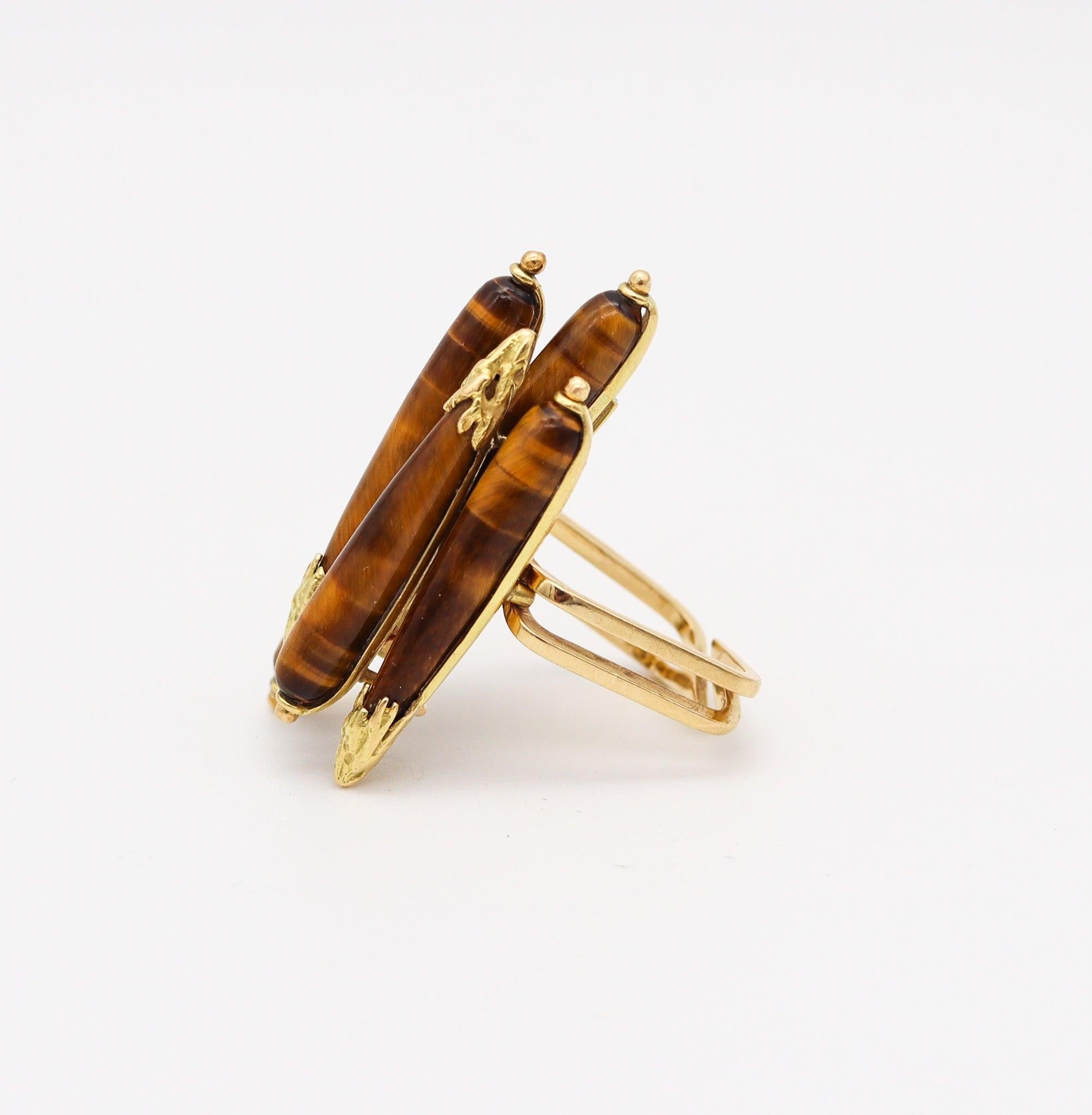 PIERRE STERLÉ 1950 Ultra Modernist Ring In 18Kt Yellow Gold With Five Tiger Eyes In Excellent Condition For Sale In Miami, FL