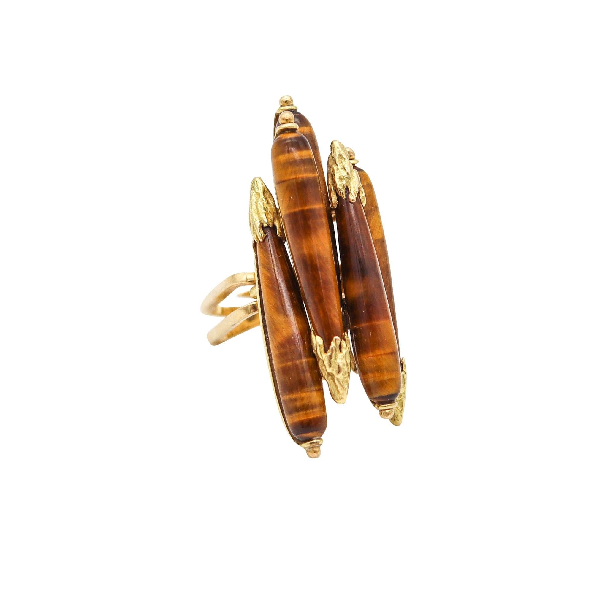 PIERRE STERLÉ 1950 Ultra Modernist Ring In 18Kt Yellow Gold With Five Tiger Eyes For Sale 3