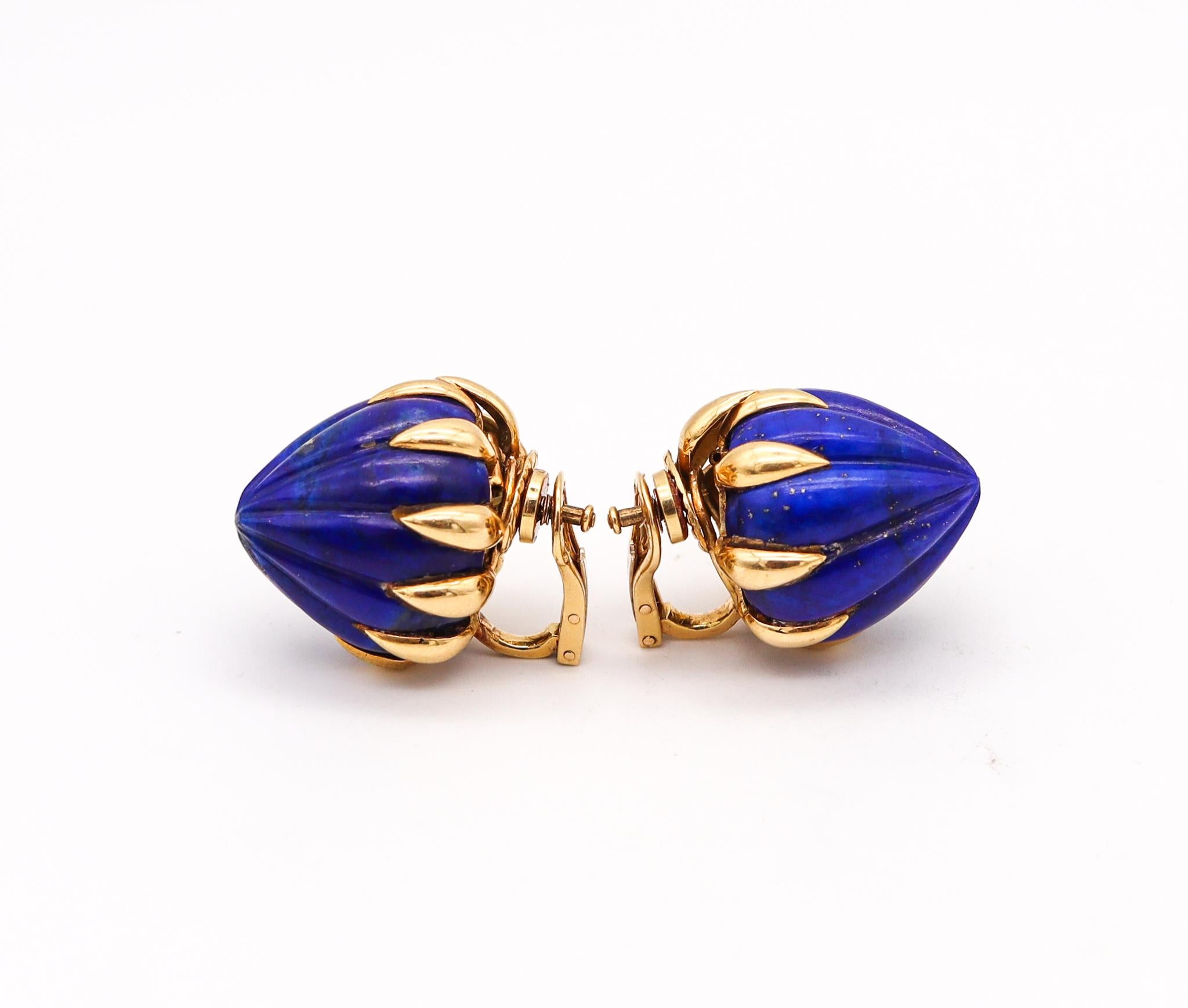 French retro modernist earrings attributed to Pierre Sterle.

Exceptional pair of sculptural clip on earrings, created in Paris France back in the 1960. This rare and voluptuous pieces are attributed to the workshop of Pierre Sterle. They was