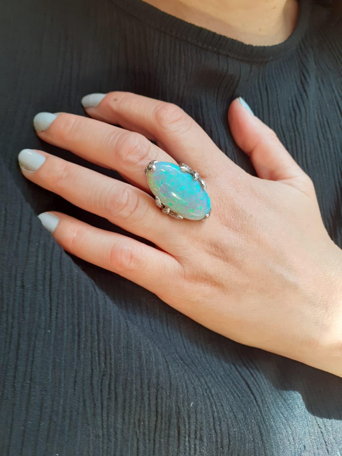Pierre Sterlé Anillo de cóctel de ópalo y diamantes Platino, circa 1950 Retro en venta