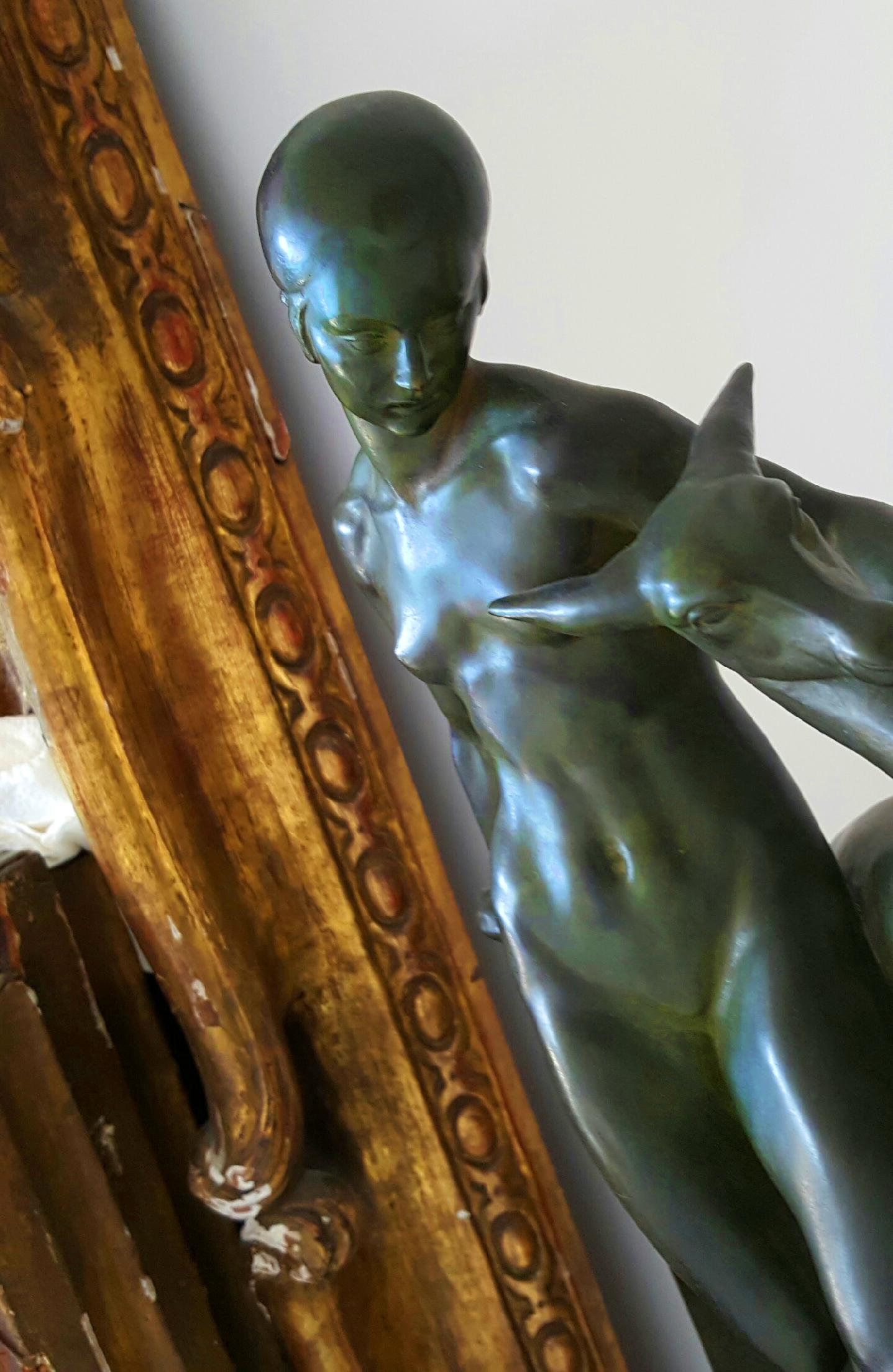 Art Deco Bronze Nacktes Mädchen mit Rehkitz, Amazone mit Rehkitz  im Angebot 4