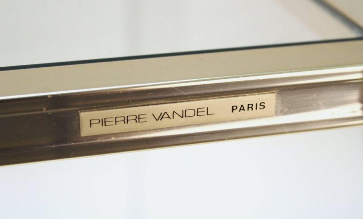 Chariot de bar Pierre Vandel en lucite, chrome et verre Bon état - En vente à New York, NY