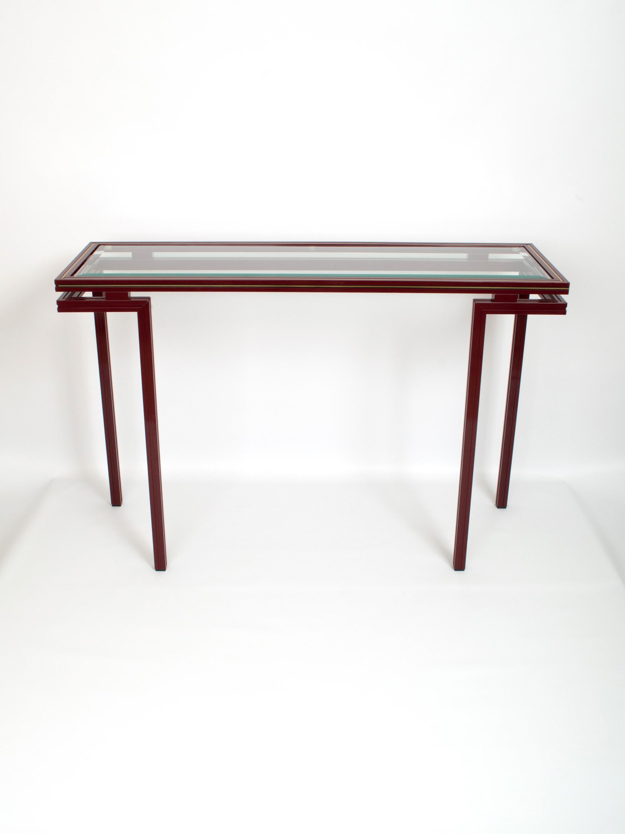 Pierre Vandel Paris console table, France, circa 1970
Decorative console with an asymmetric base made of Bordeaux lacquered aluminium with brass inlay.
In good vintage condition with minimal wear commensurate of age.