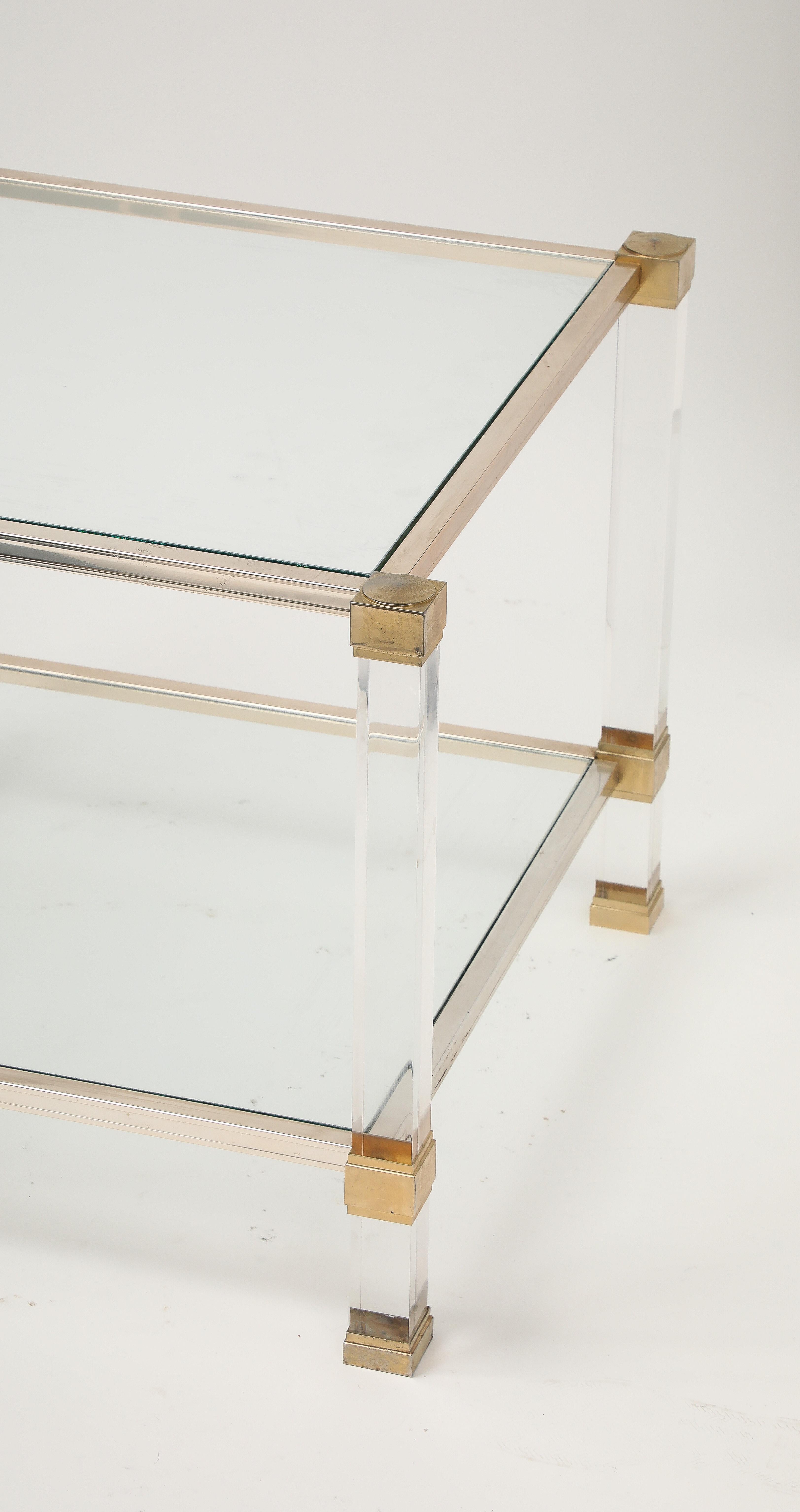 Square table designed by Pierre VANDEL.  The  Pierre Vandel's tables were very collectible. This table can fit in any kind of interiors. As it is vintage, the table shows some signs of use but it does not undervalue the table. The 2 glasses are new